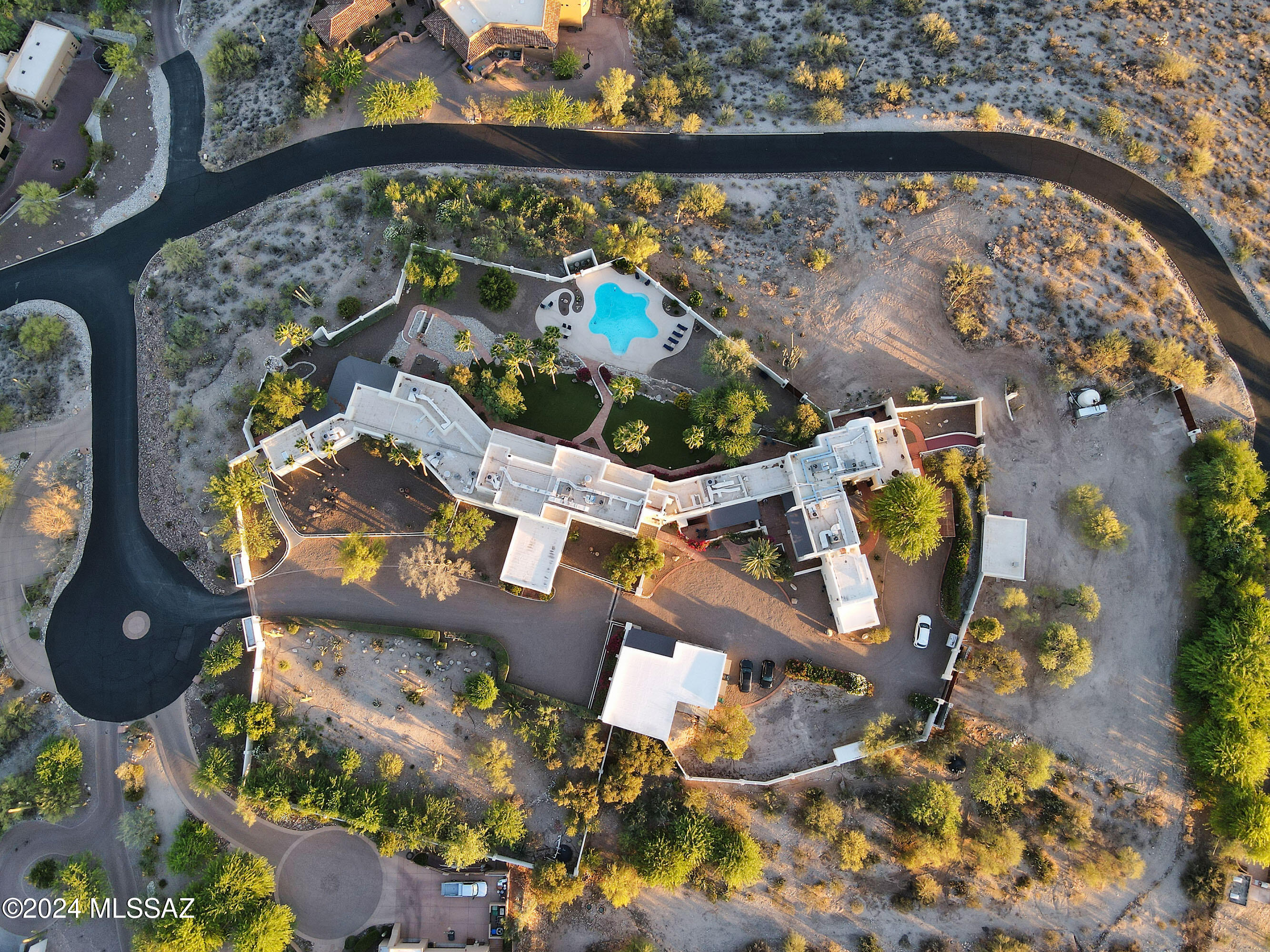 5201 N Hacienda Del Sol Road