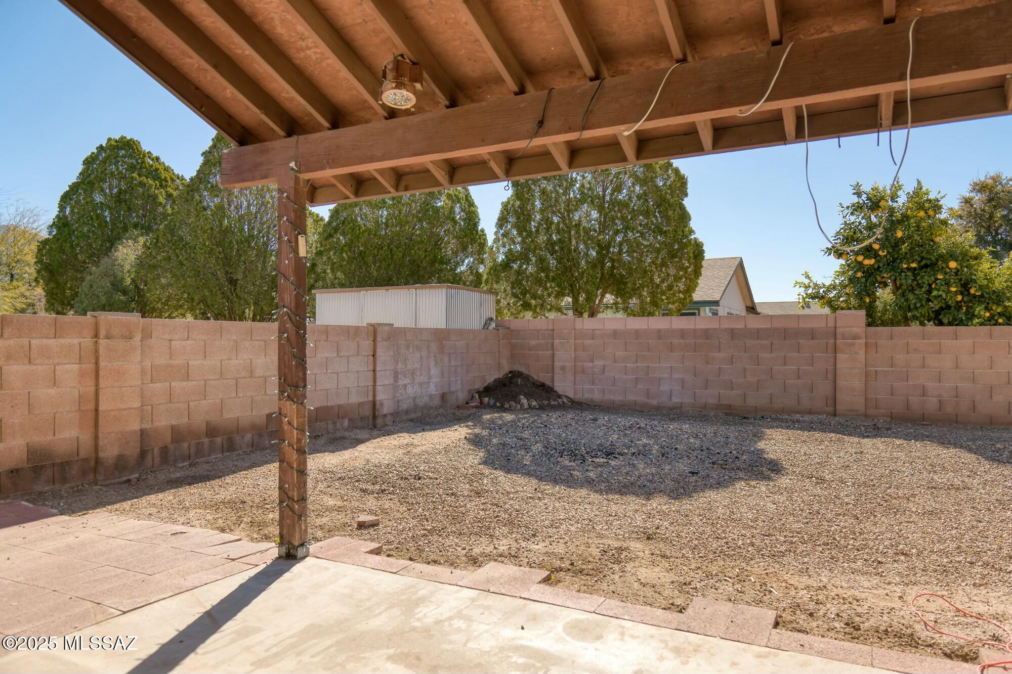 1517 W Oak Shadows Drive