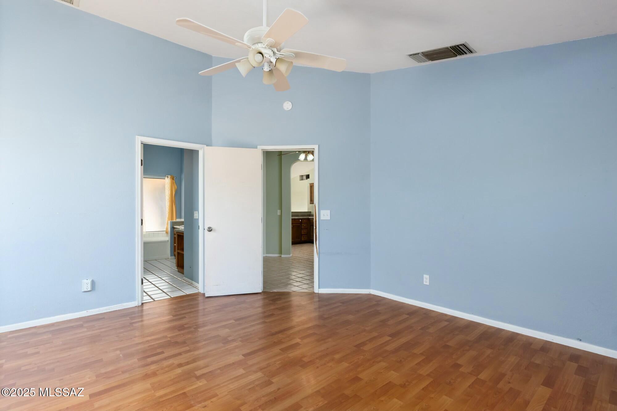 1517 W Oak Shadows Drive