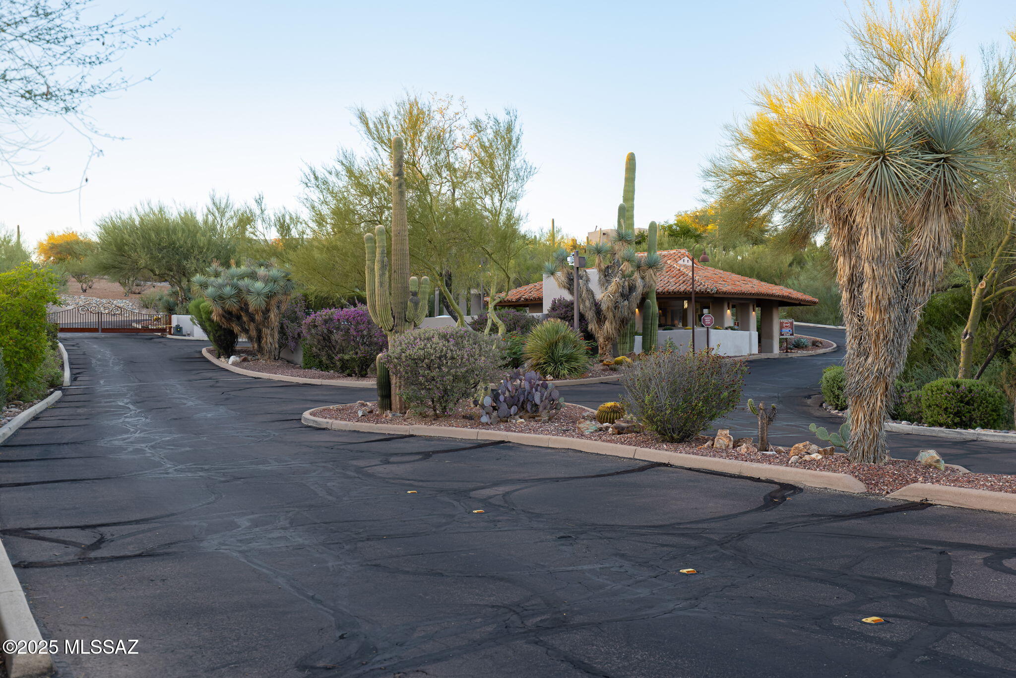 4880 N Avenida De Vizcaya Unit: 3