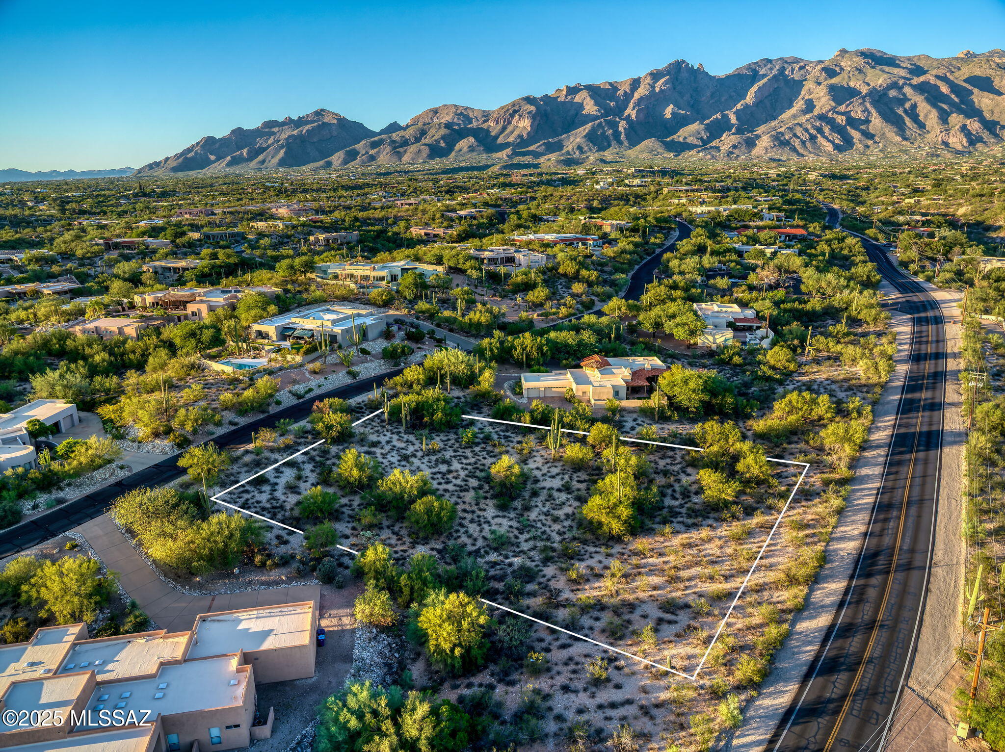 4880 N Avenida De Vizcaya Unit: 3