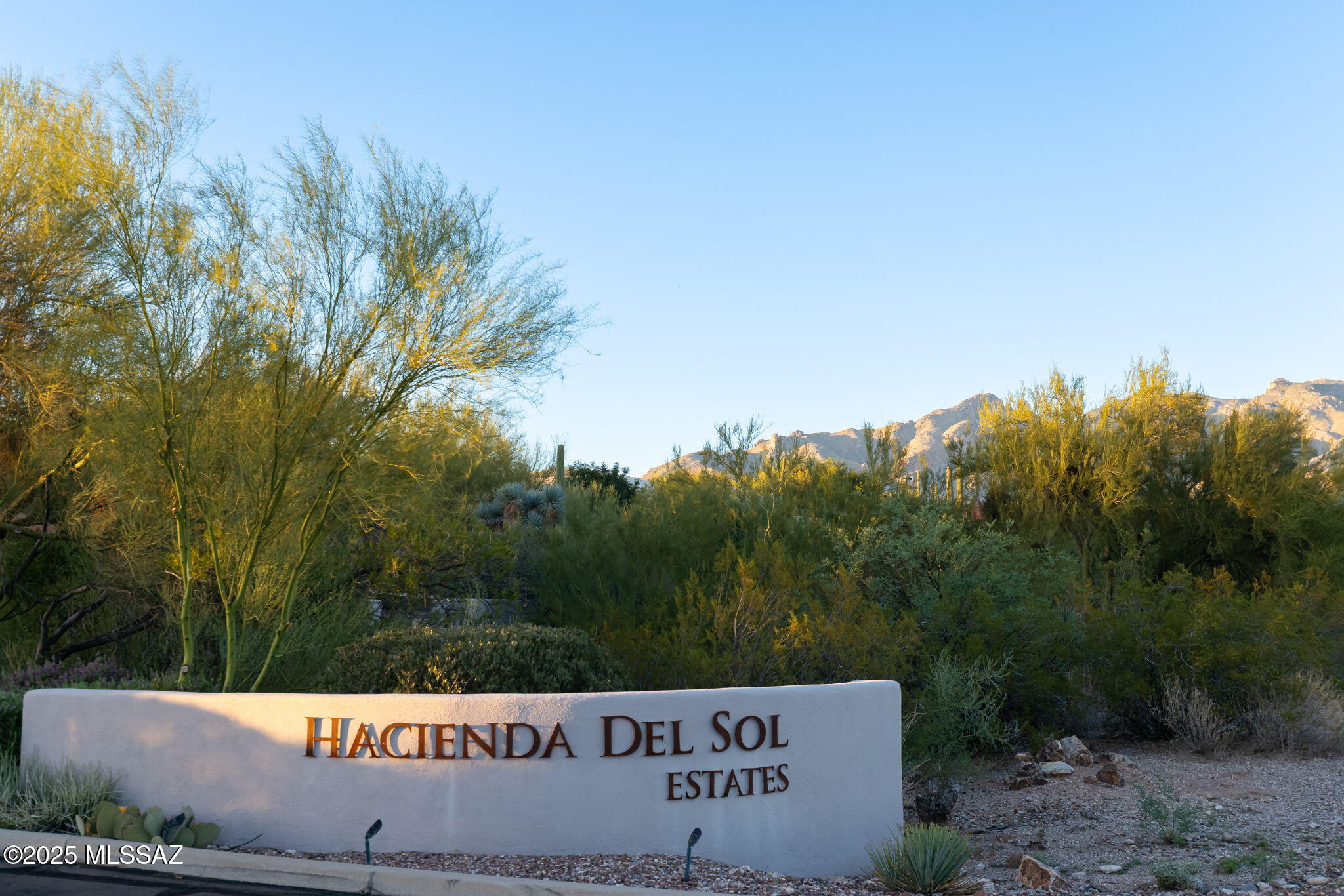 4880 N Avenida De Vizcaya Unit: 3