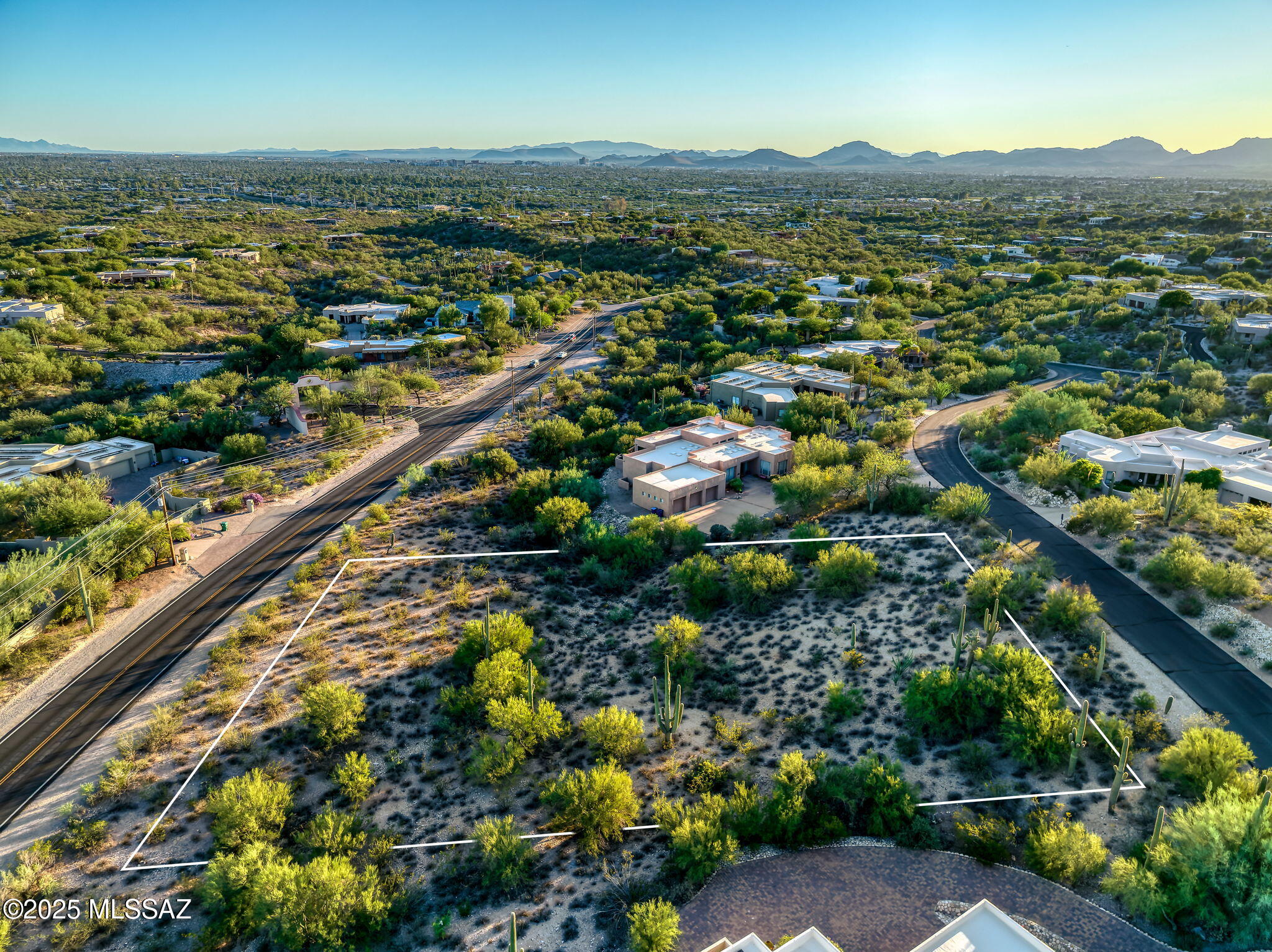 4880 N Avenida De Vizcaya Unit: 3