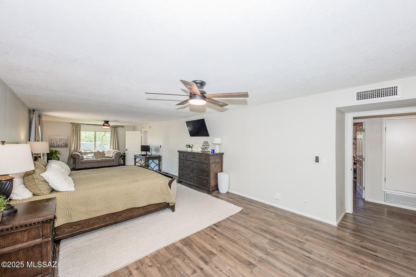 5271 N Stonehouse Place