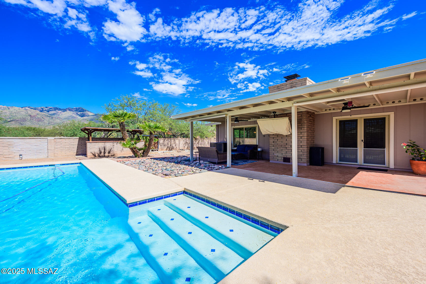 5271 N Stonehouse Place