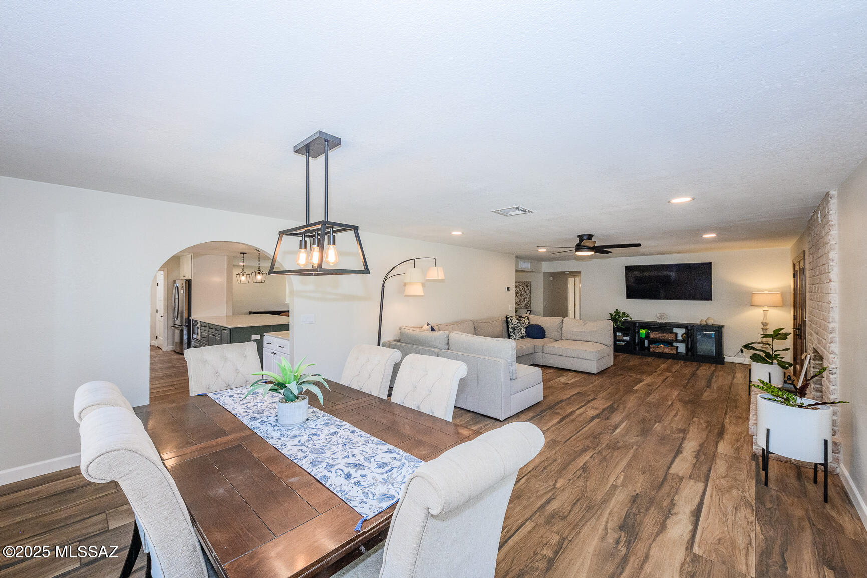 5271 N Stonehouse Place