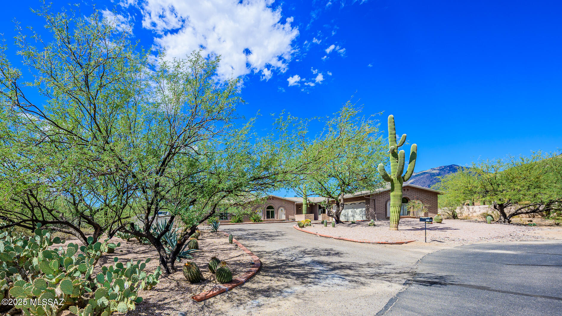 5271 N Stonehouse Place