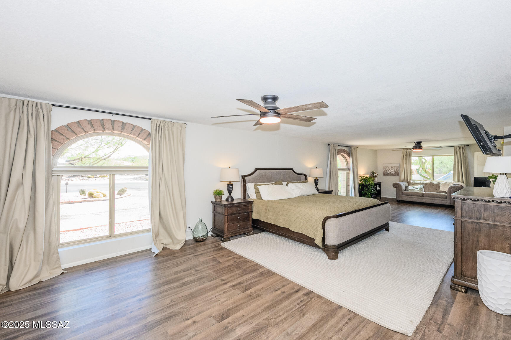 5271 N Stonehouse Place