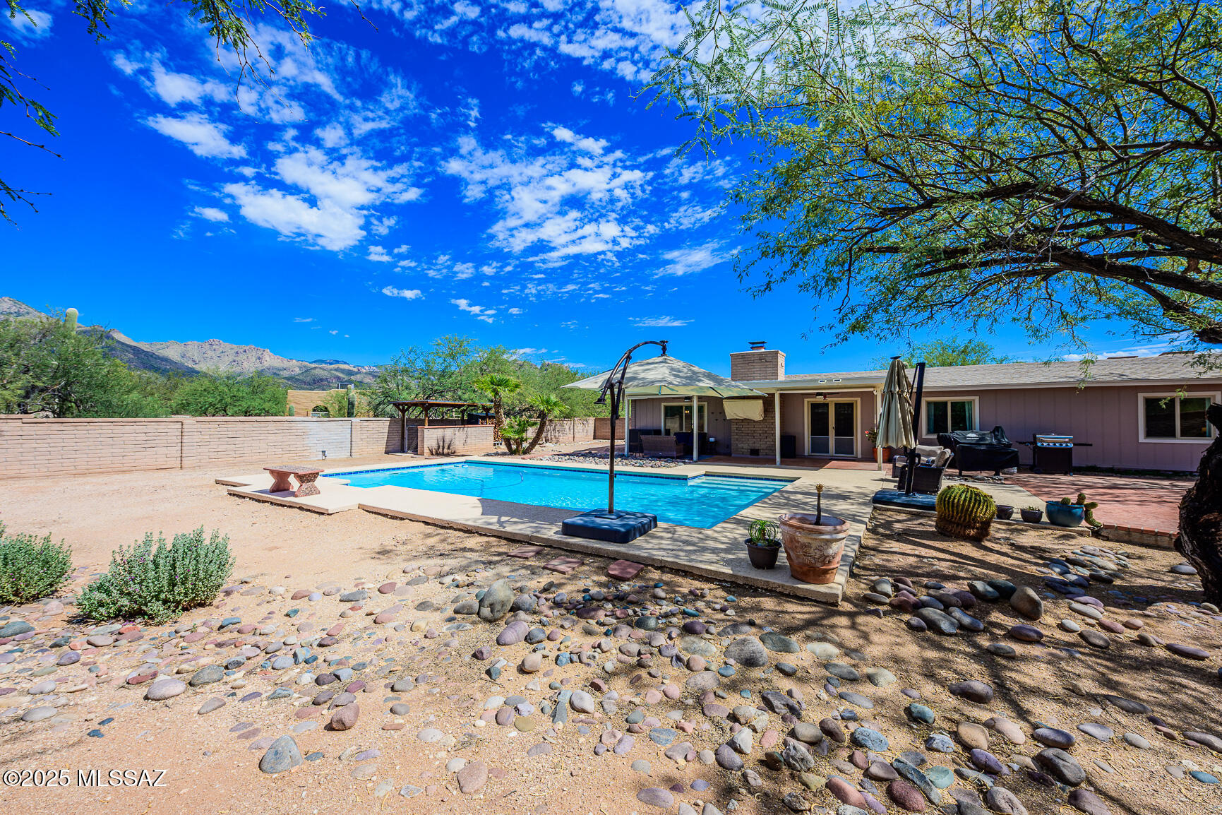 5271 N Stonehouse Place