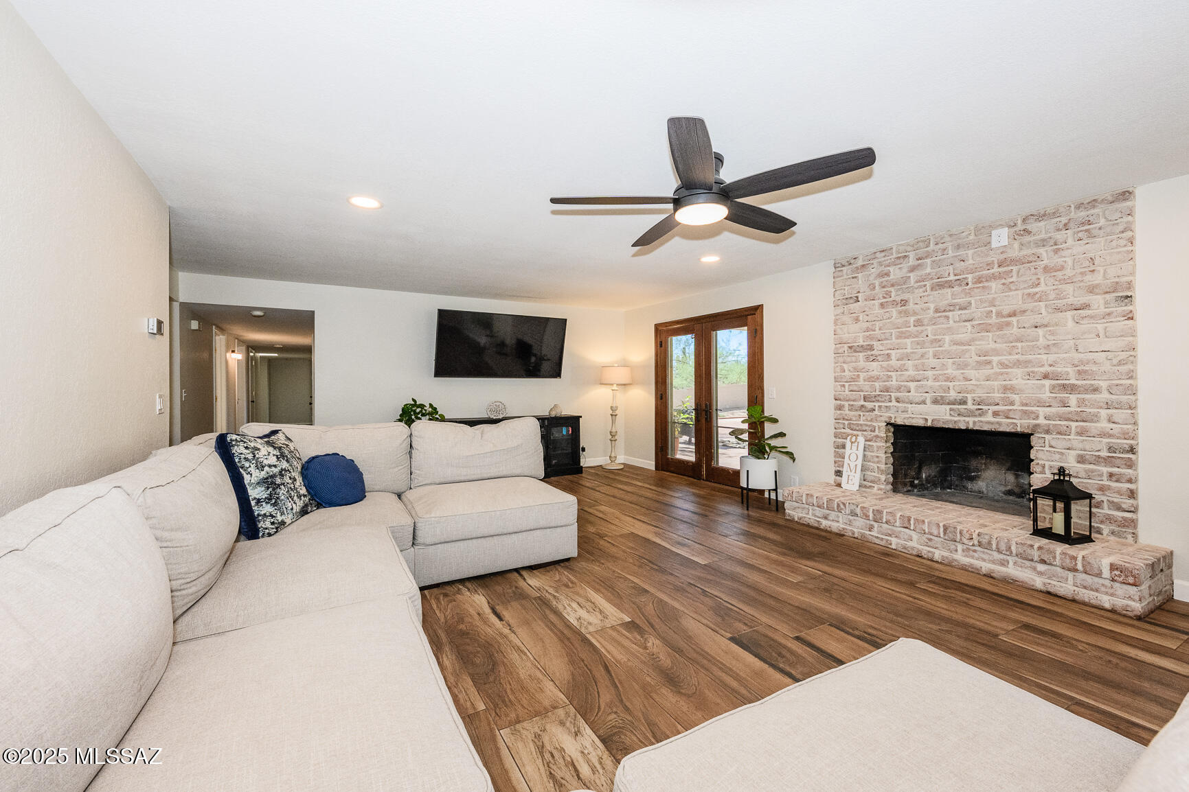 5271 N Stonehouse Place