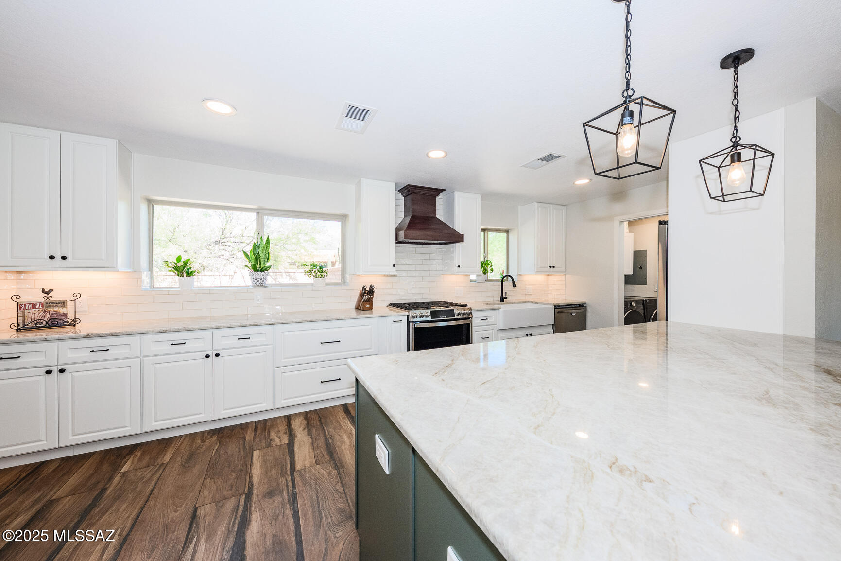 5271 N Stonehouse Place