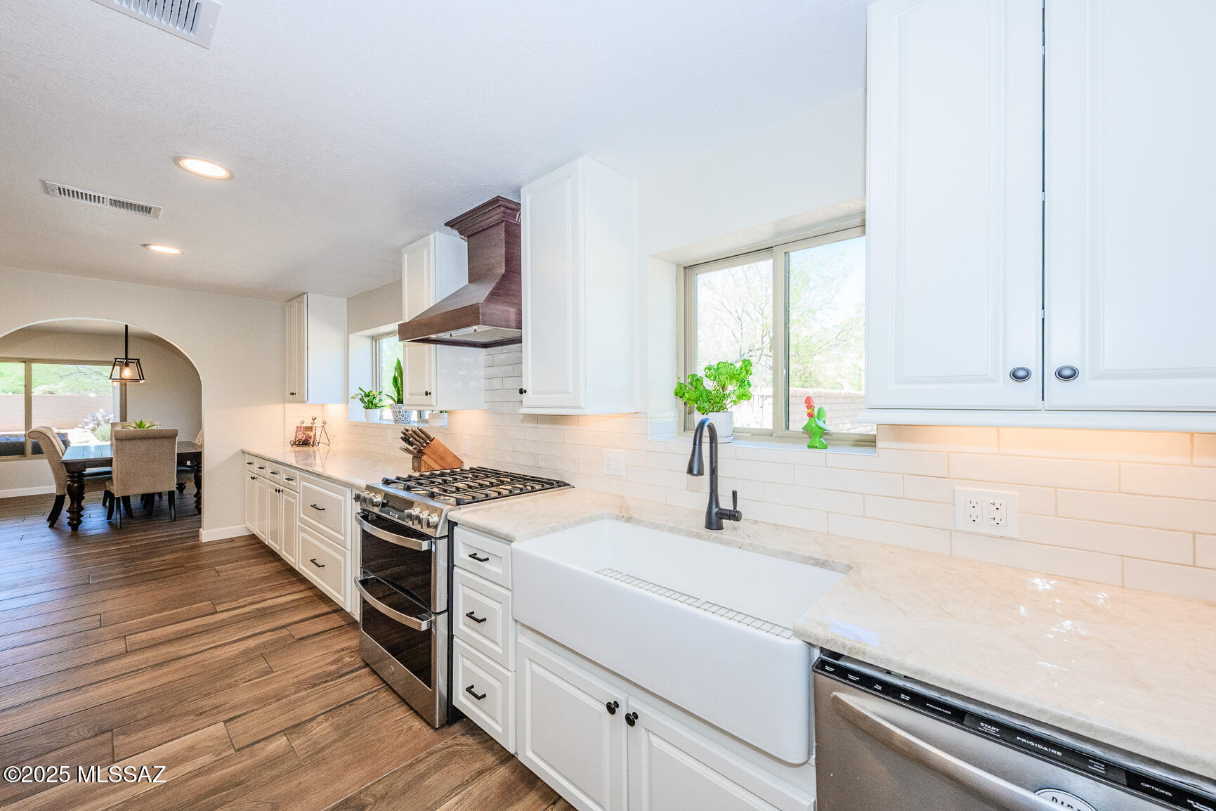 5271 N Stonehouse Place