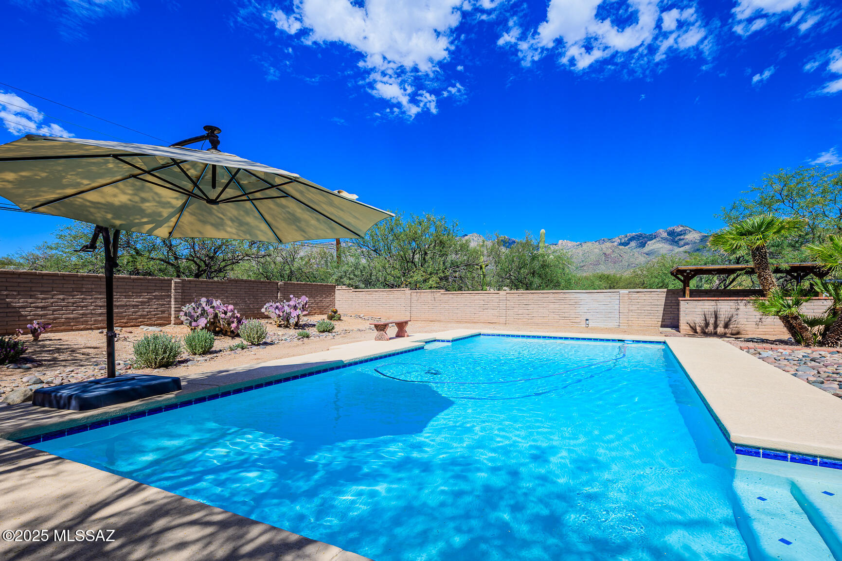 5271 N Stonehouse Place