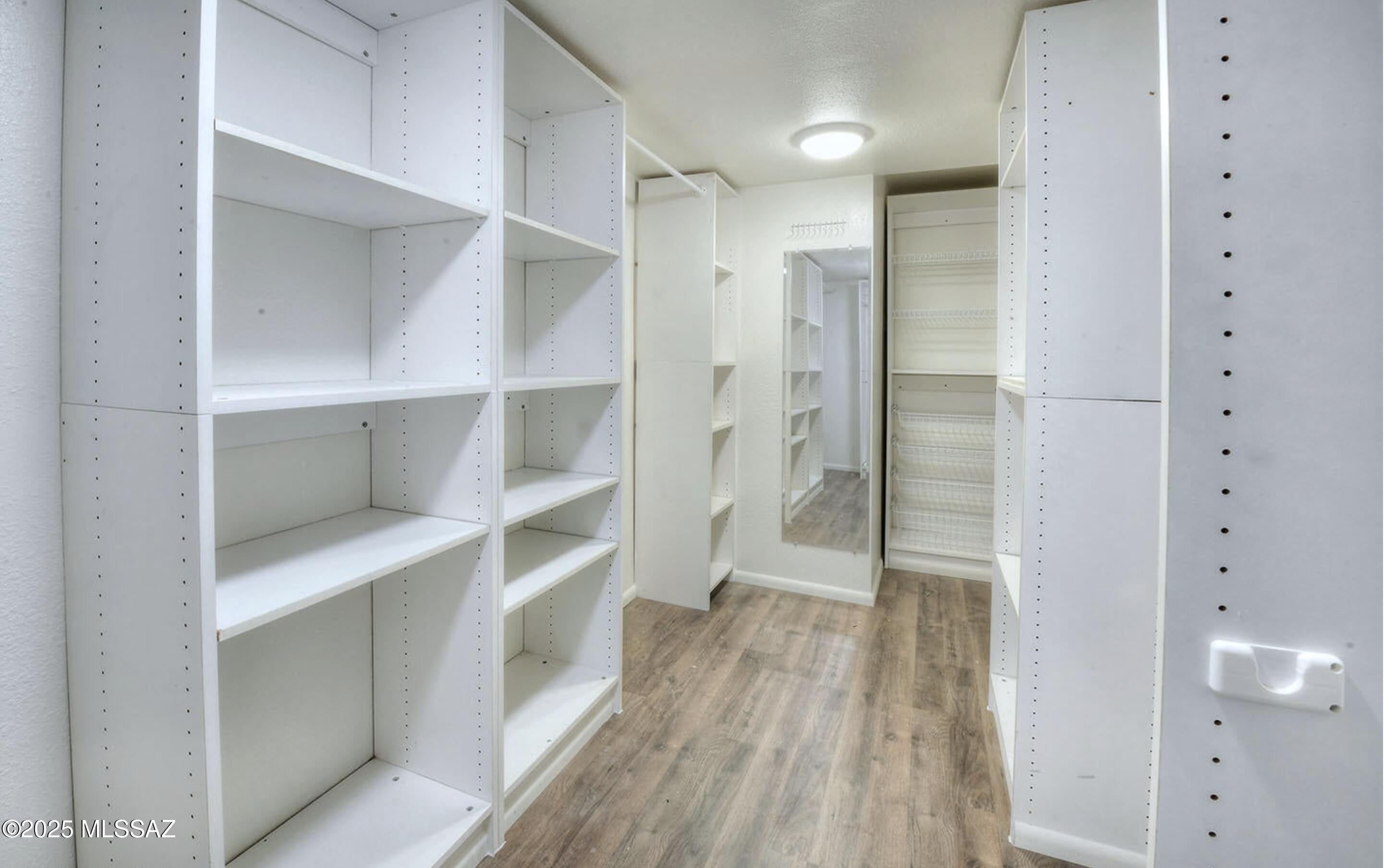 5271 N Stonehouse Place