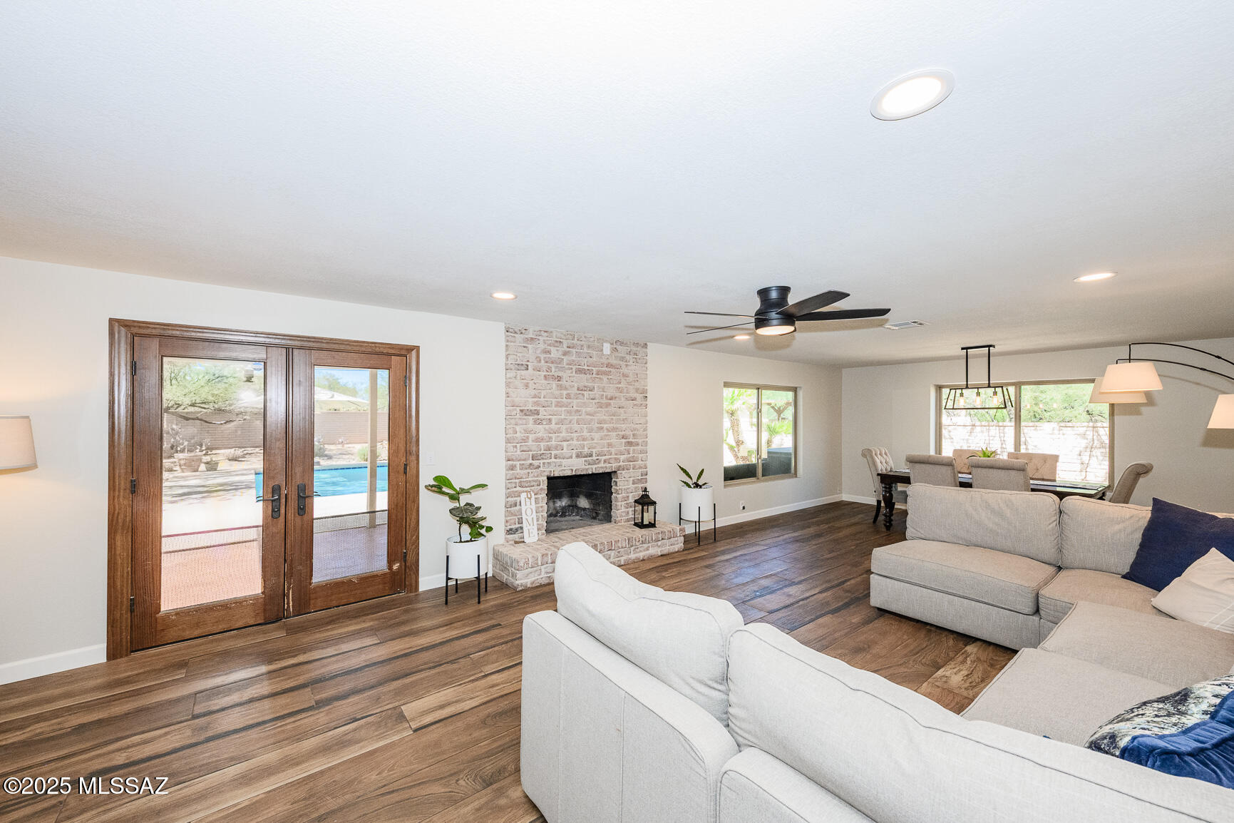 5271 N Stonehouse Place