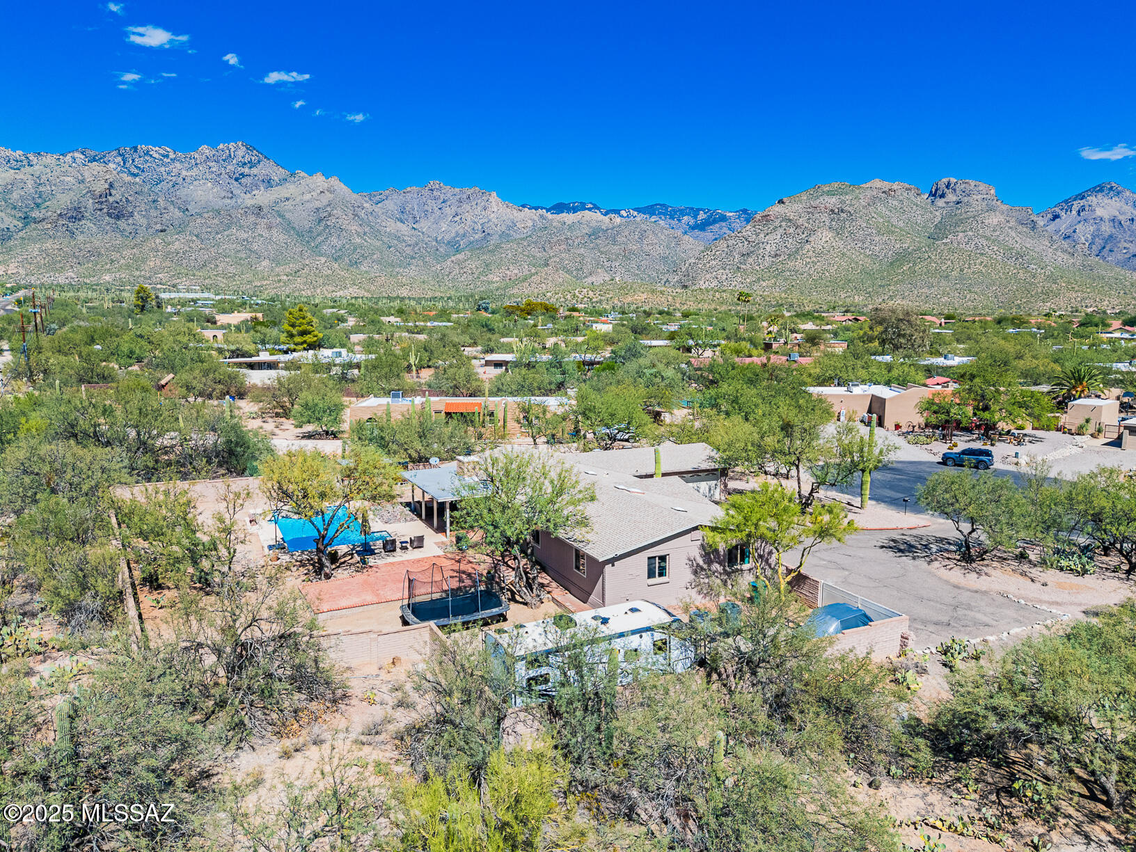 5271 N Stonehouse Place