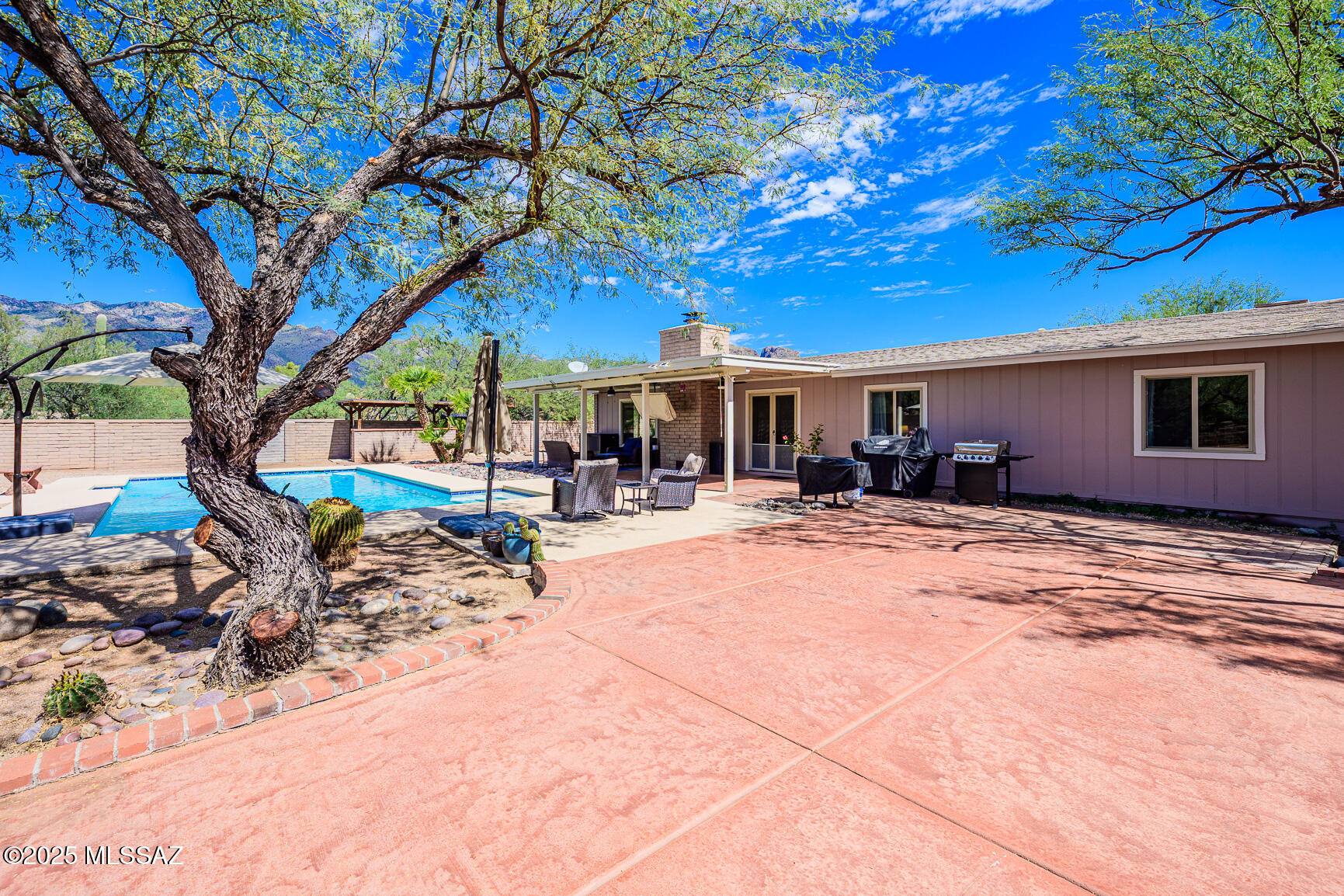 5271 N Stonehouse Place