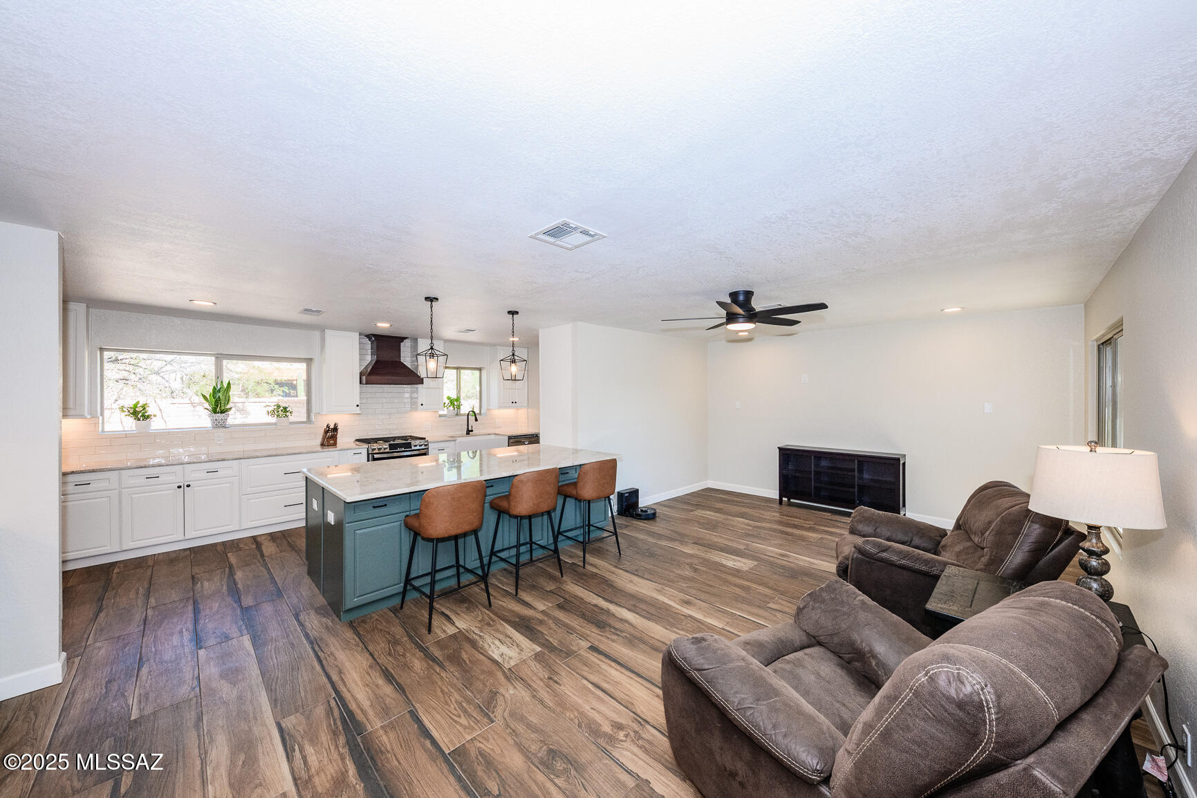 5271 N Stonehouse Place