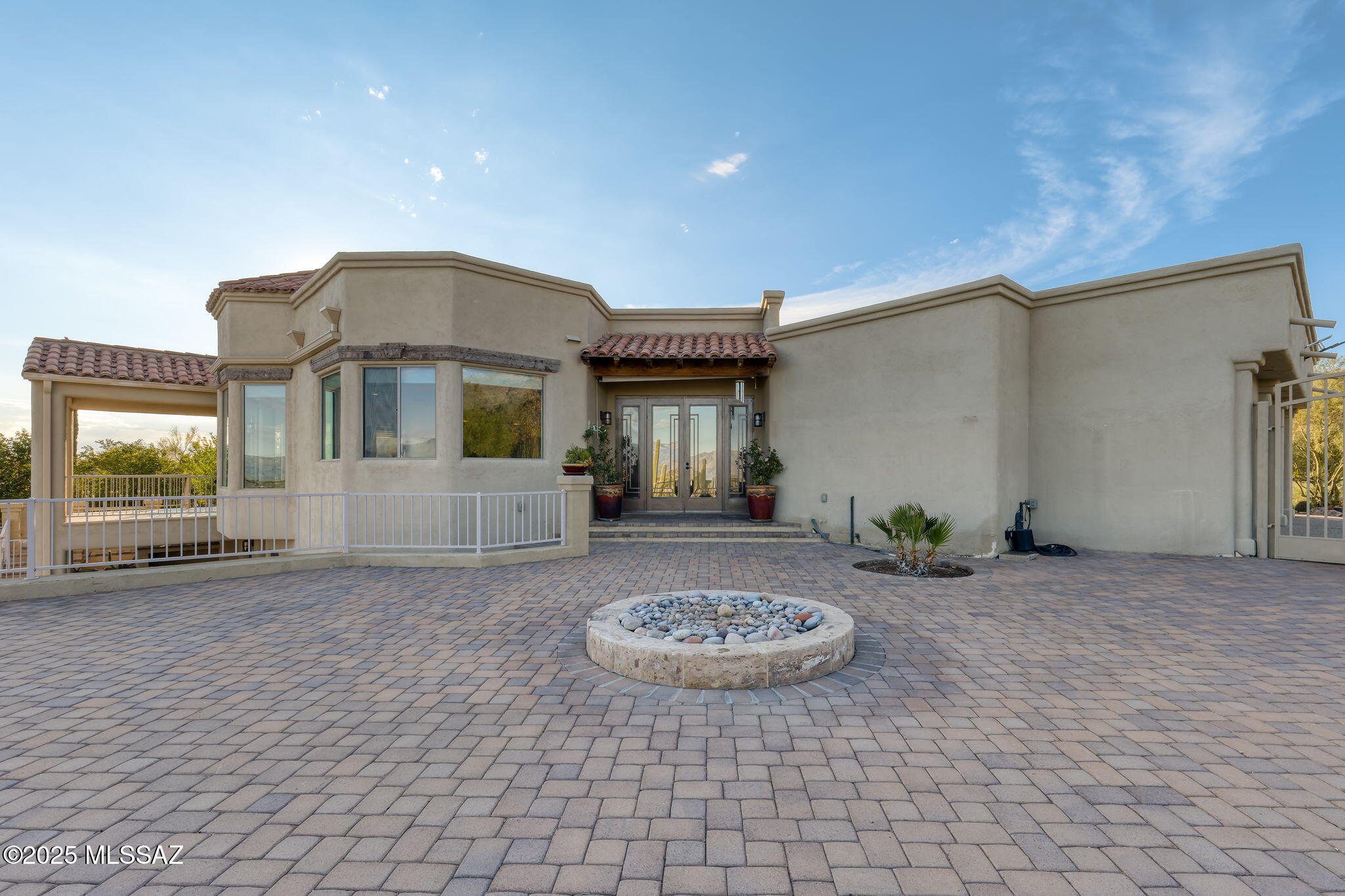 6110 E Paseo Cimarron