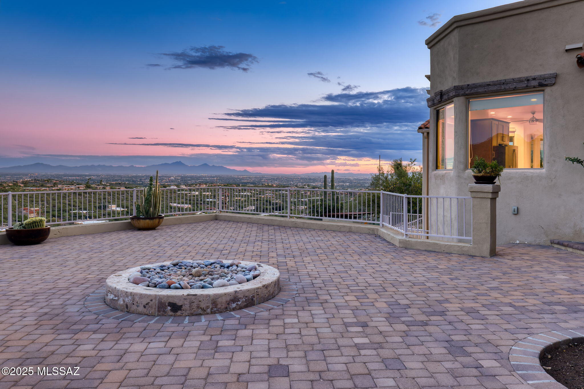 6110 E Paseo Cimarron