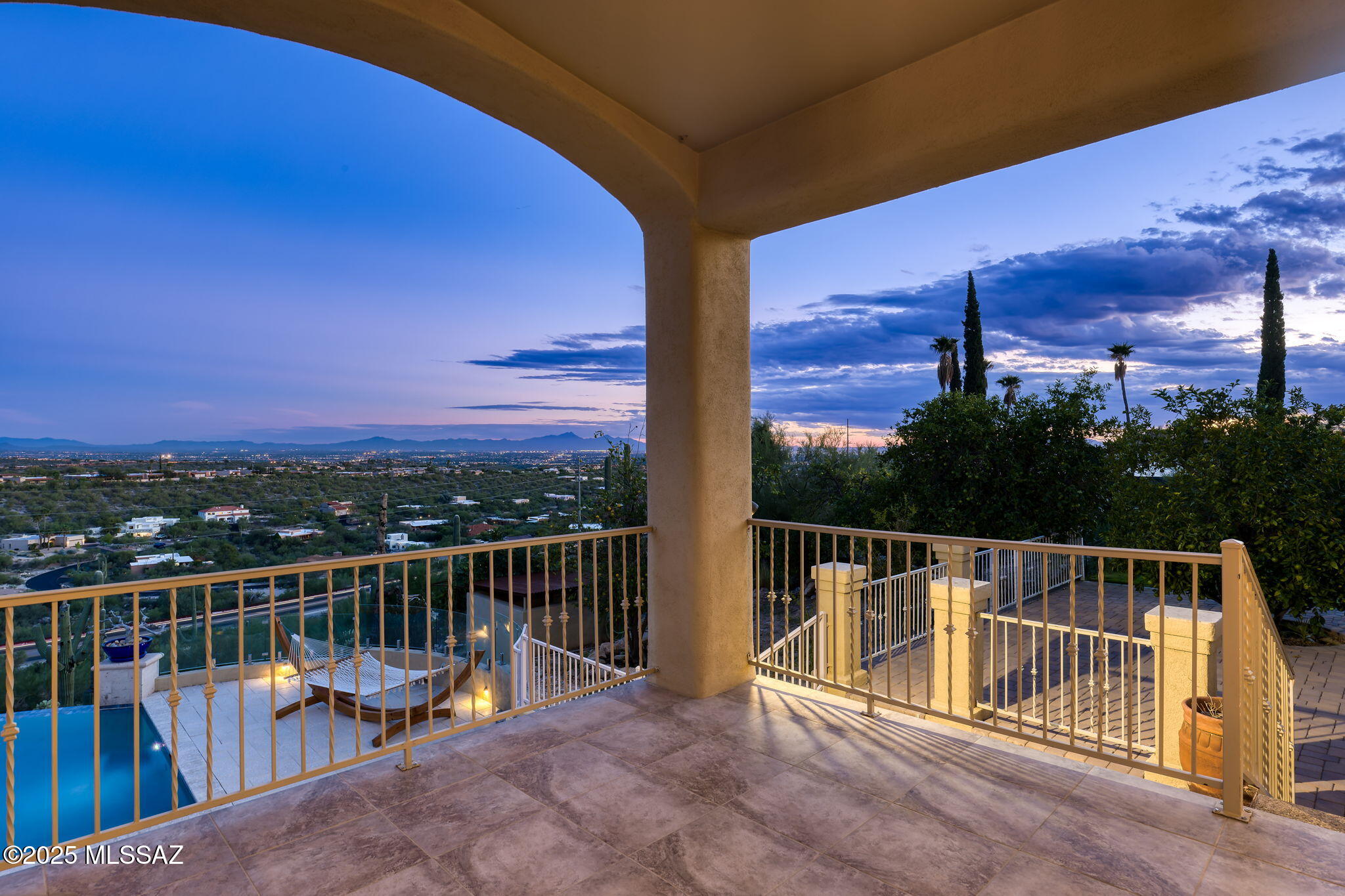 6110 E Paseo Cimarron