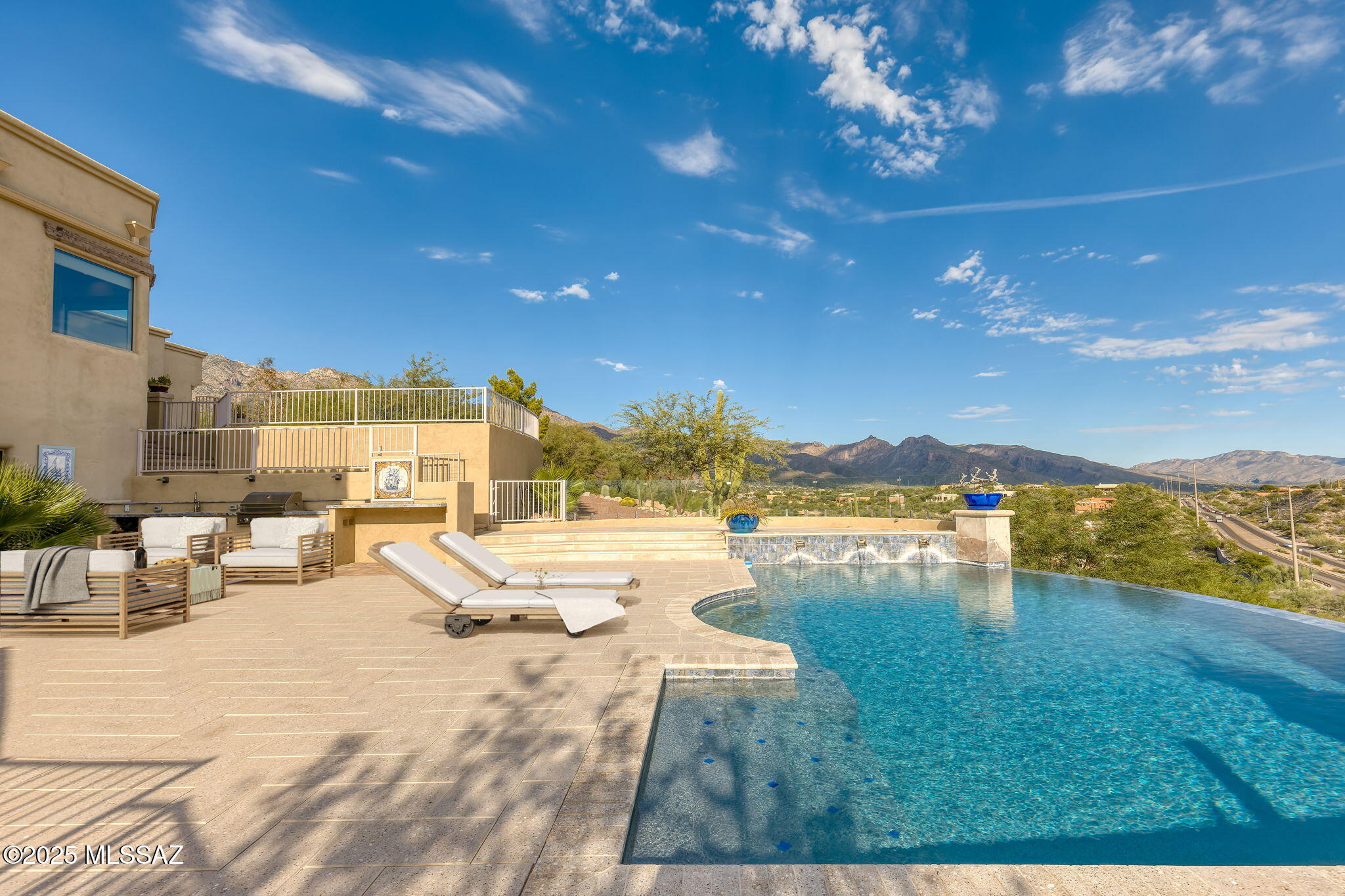 6110 E Paseo Cimarron