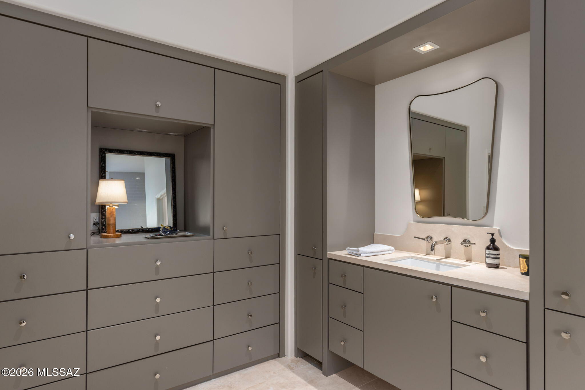 6482 N Ventana Canyon Drive