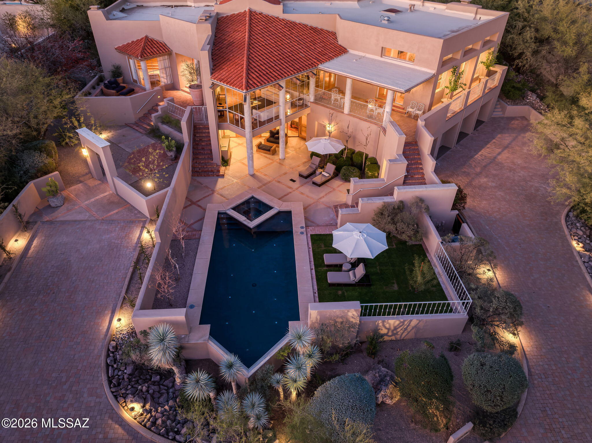 6482 N Ventana Canyon Drive