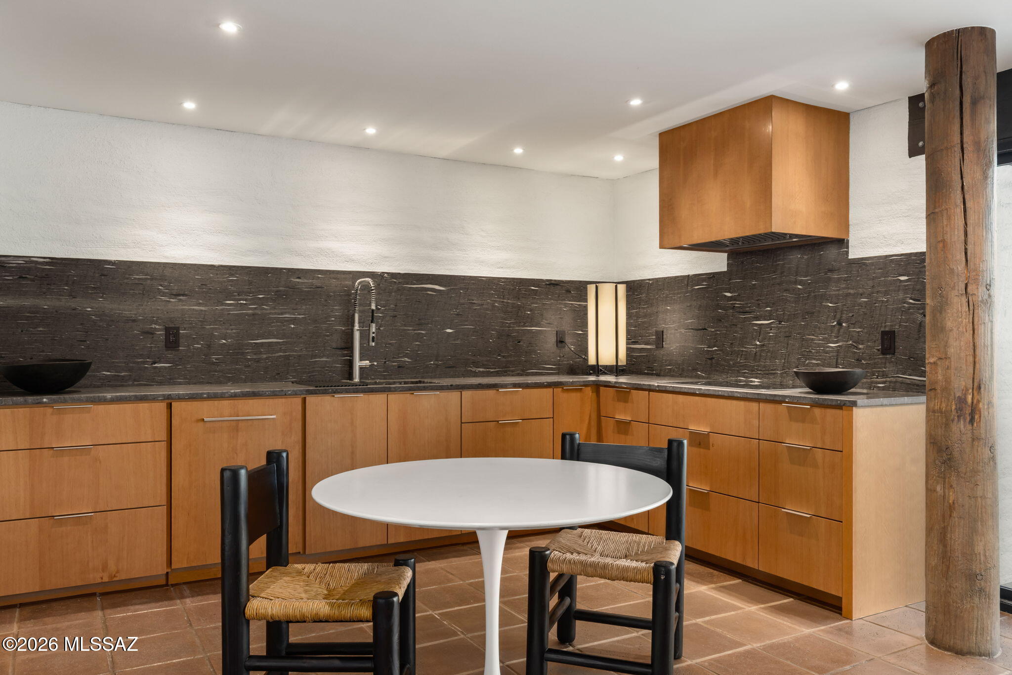 2801 E Camino Norberto