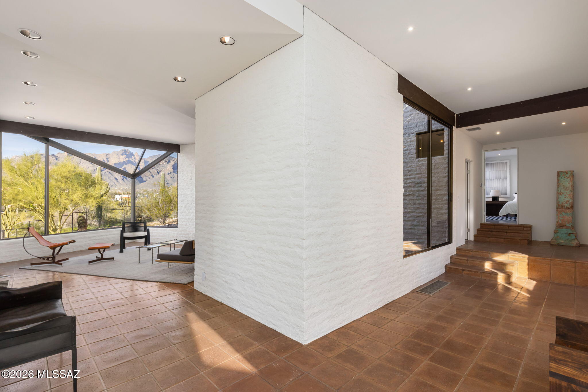 2801 E Camino Norberto