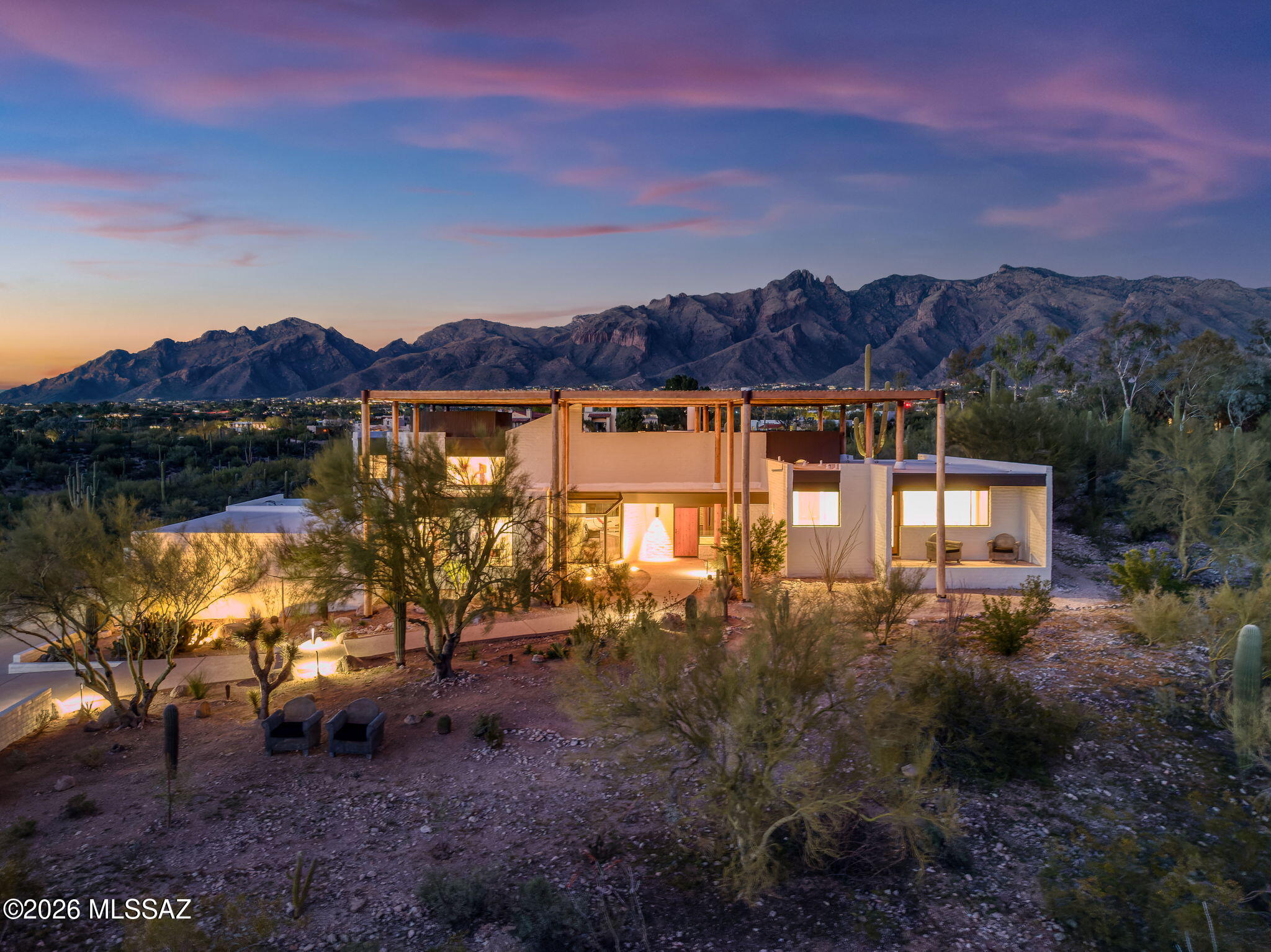 2801 E Camino Norberto