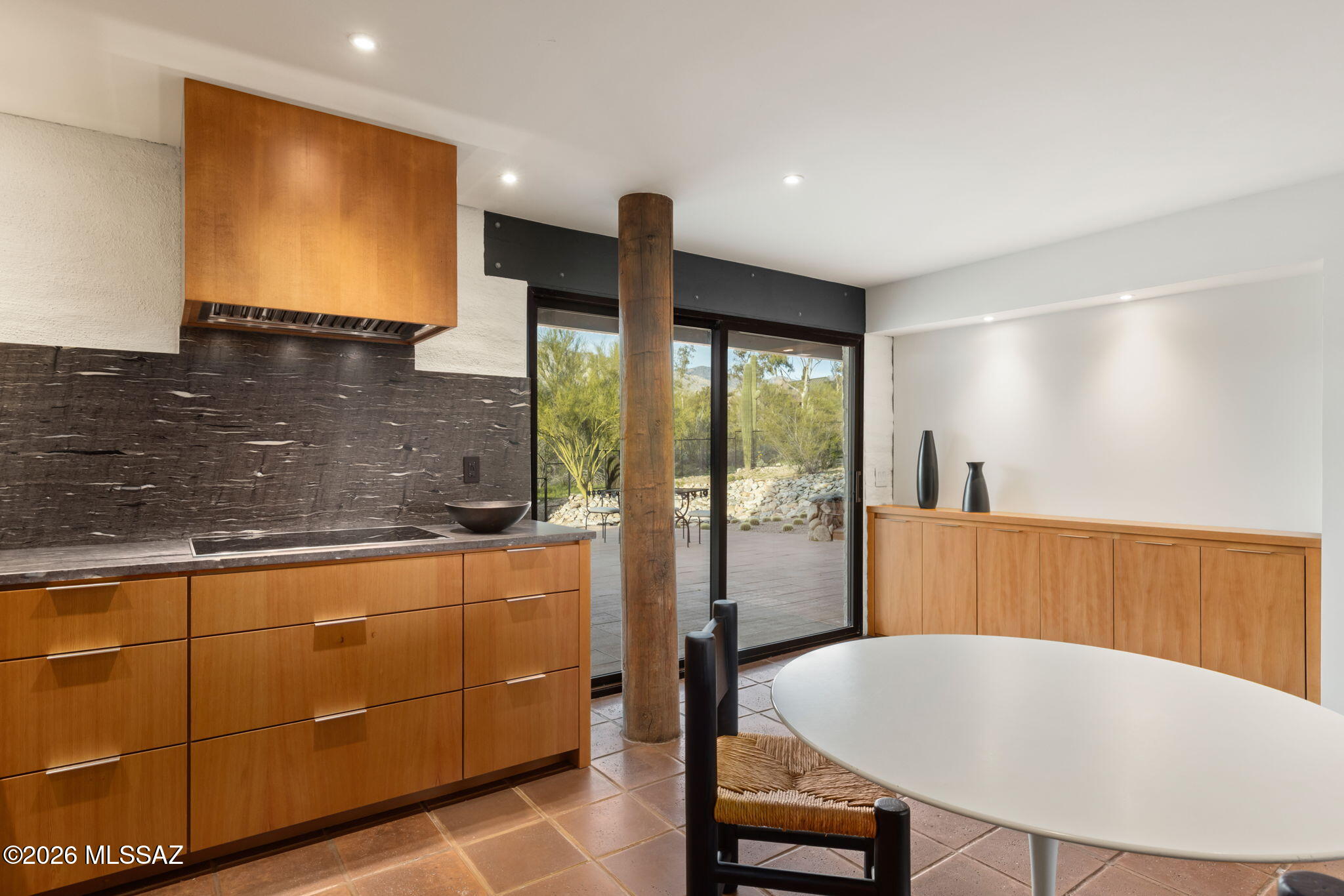 2801 E Camino Norberto