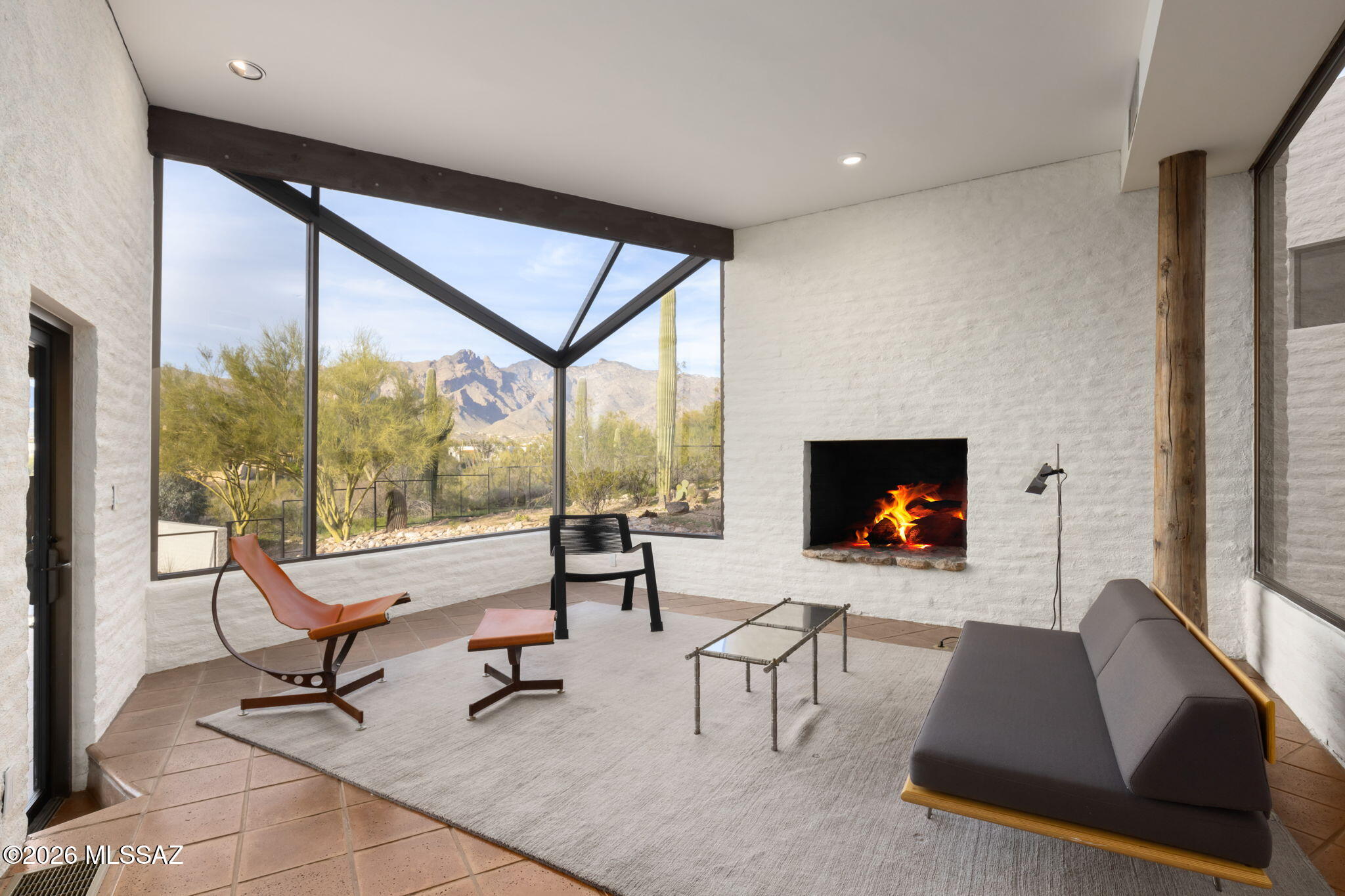 2801 E Camino Norberto