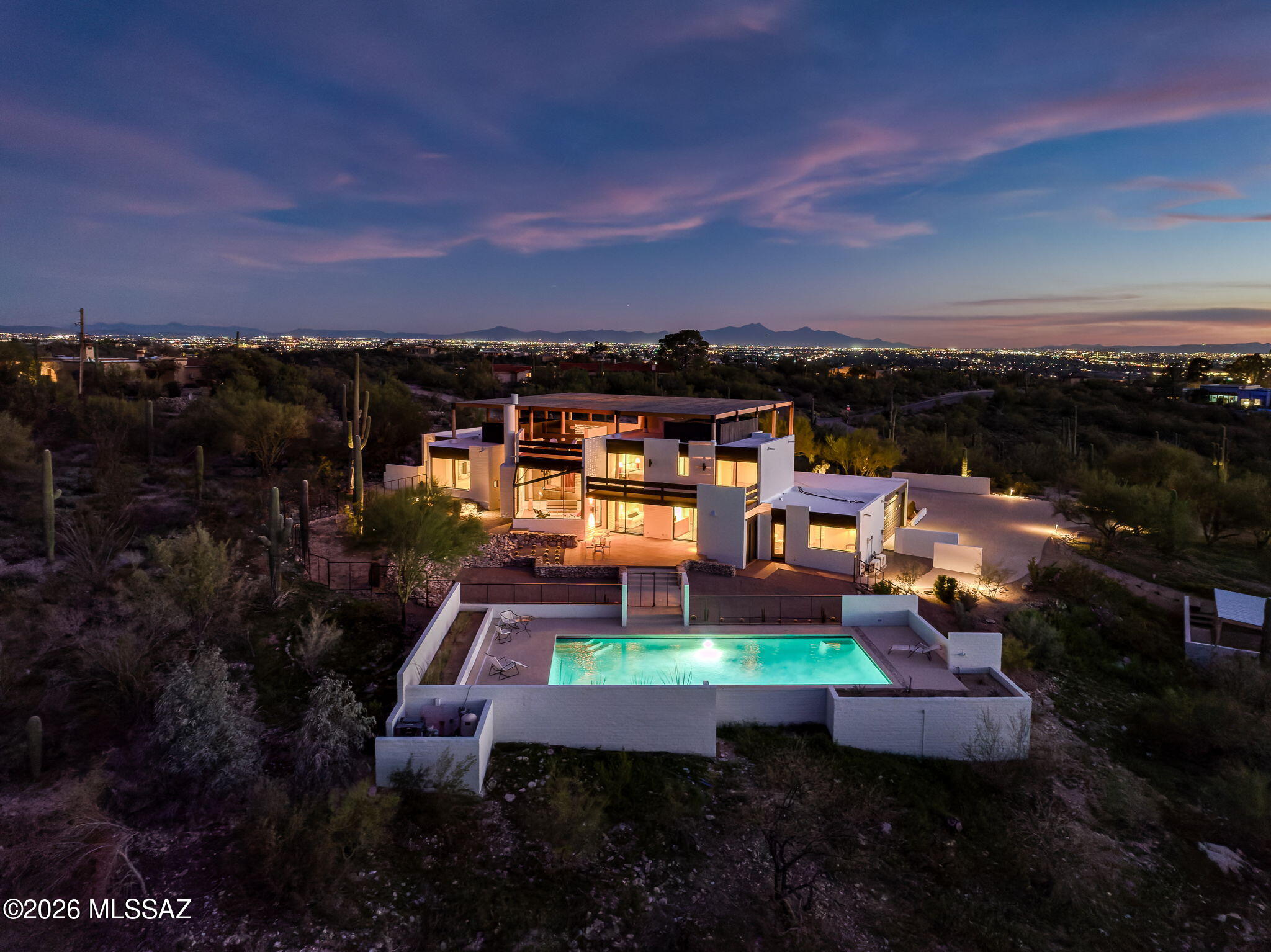 2801 E Camino Norberto