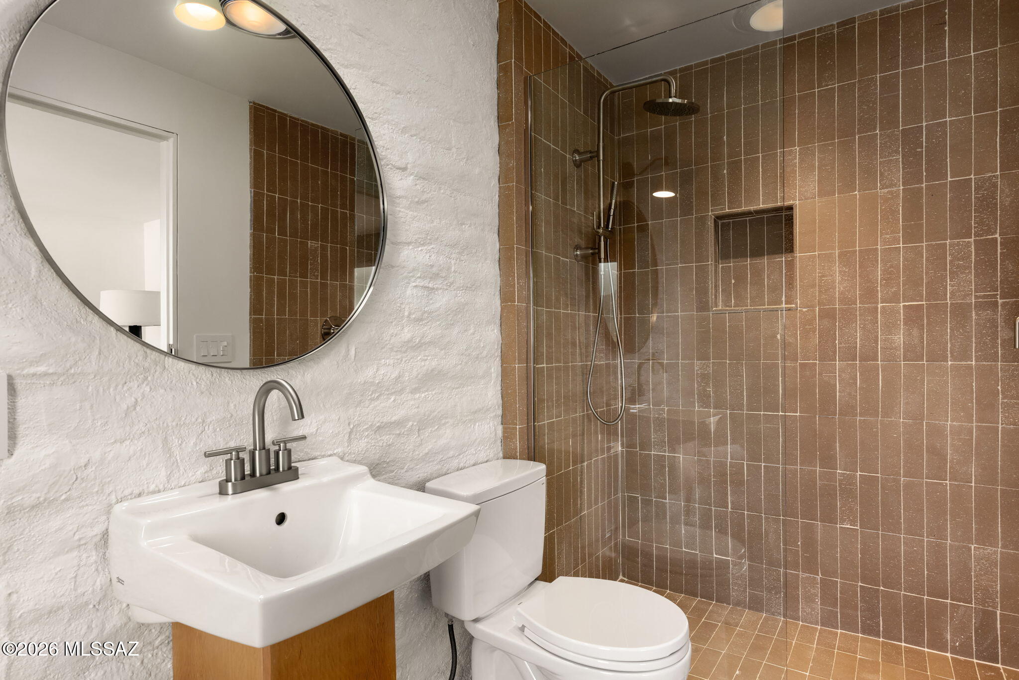 2801 E Camino Norberto