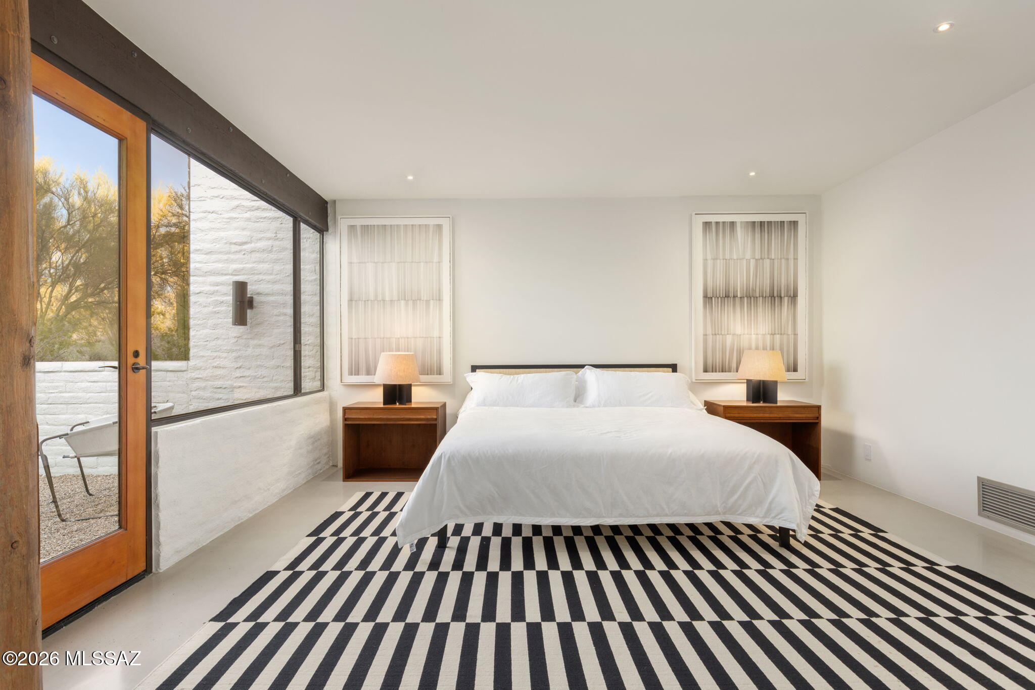 2801 E Camino Norberto