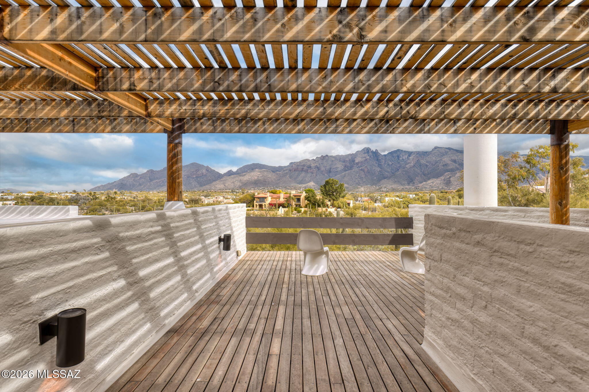 2801 E Camino Norberto