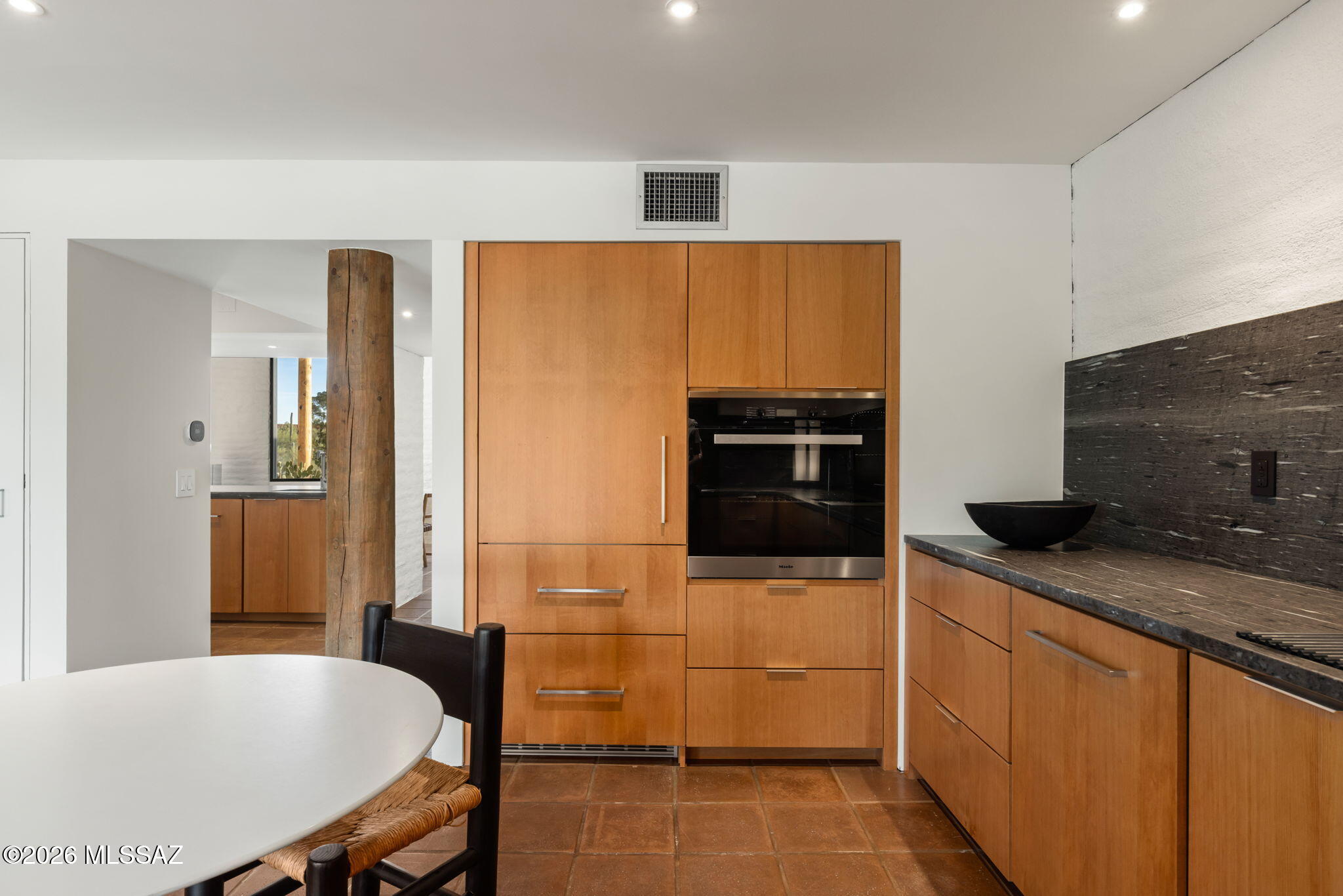 2801 E Camino Norberto