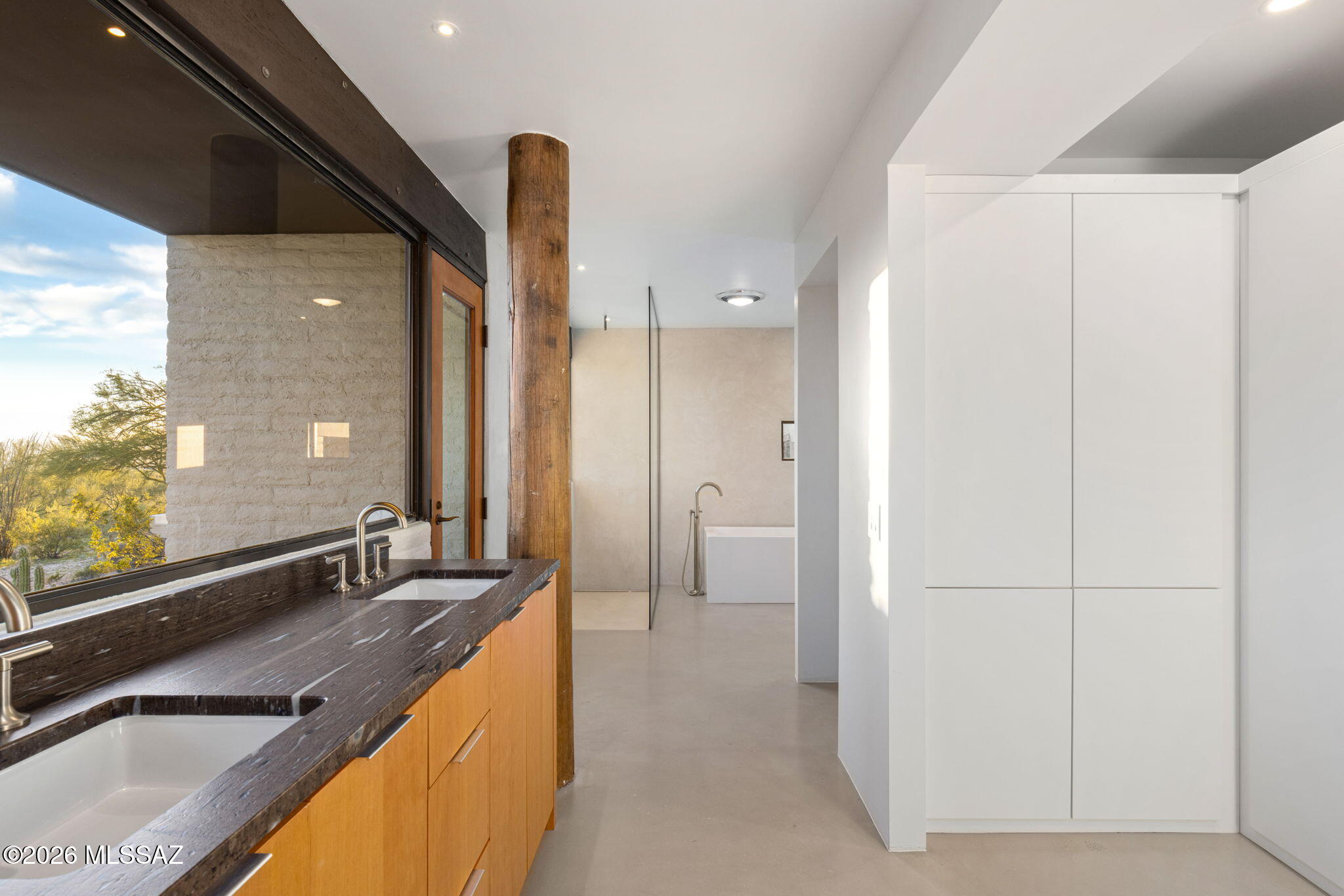 2801 E Camino Norberto