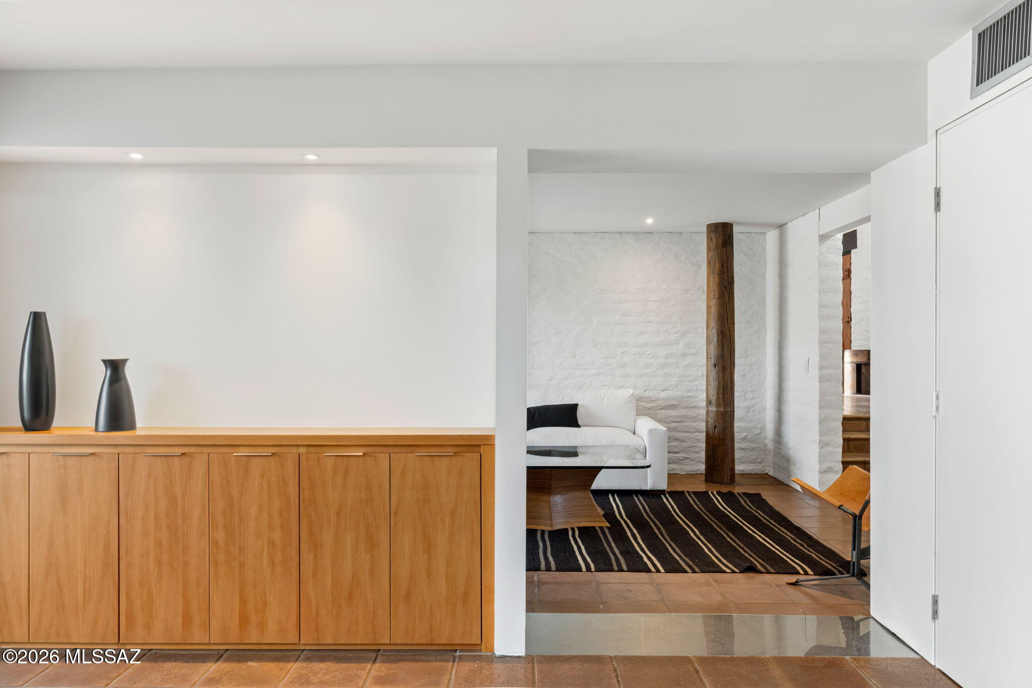 2801 E Camino Norberto