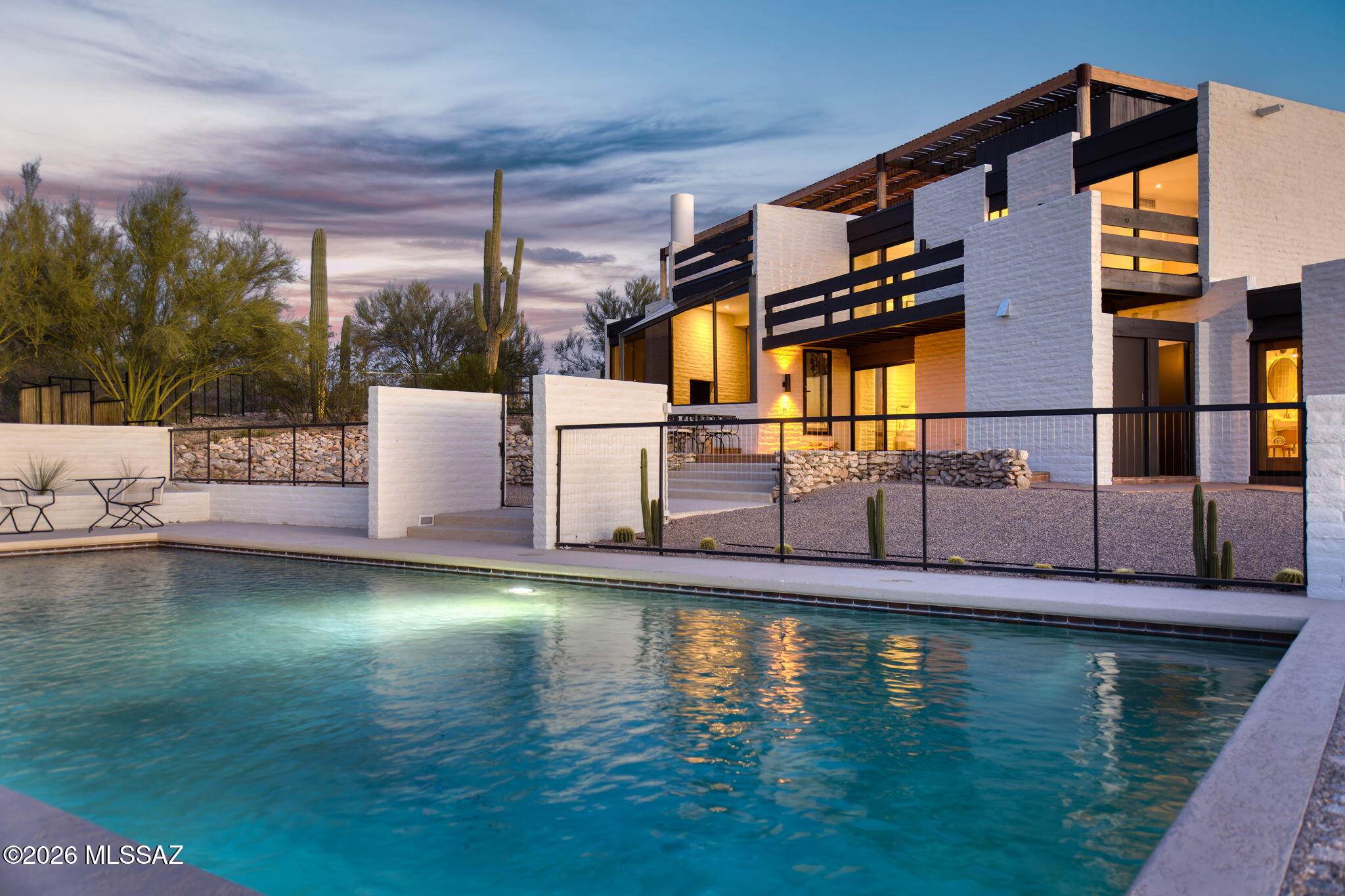 2801 E Camino Norberto