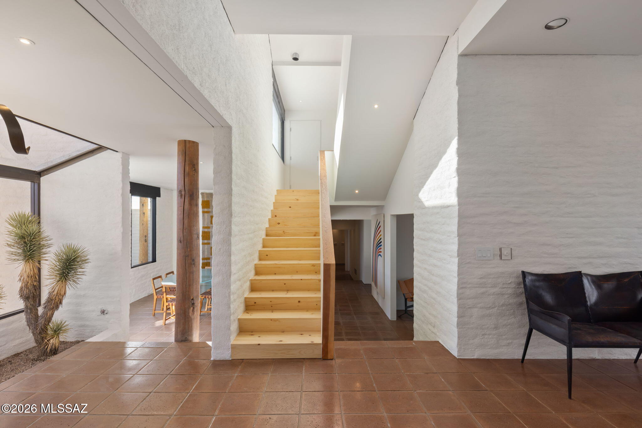 2801 E Camino Norberto