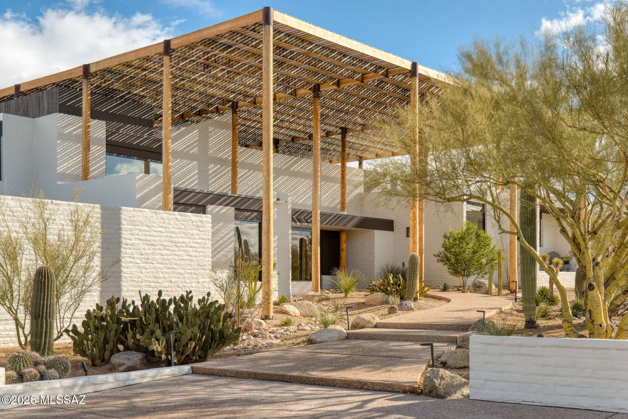 2801 E Camino Norberto