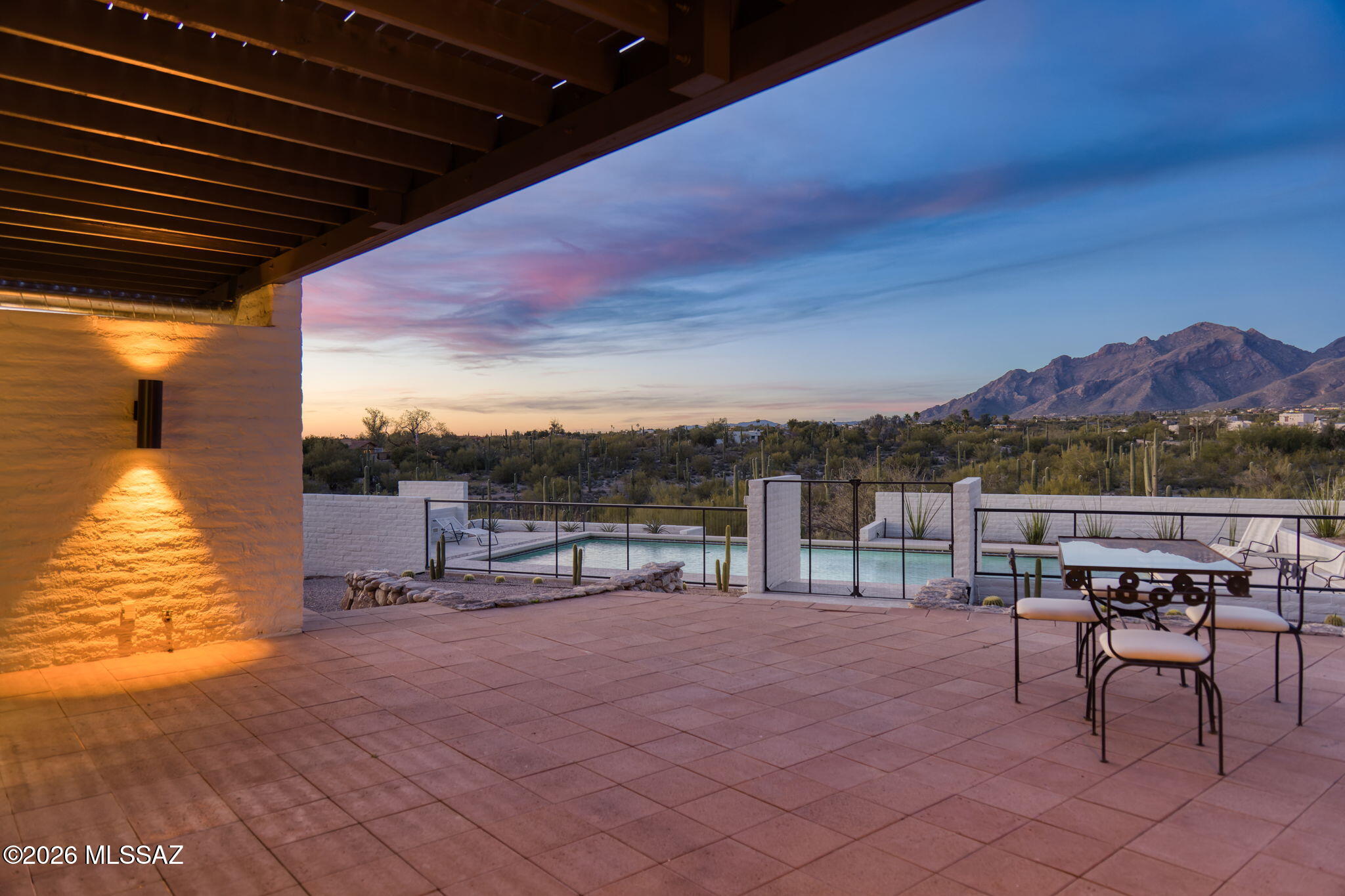 2801 E Camino Norberto