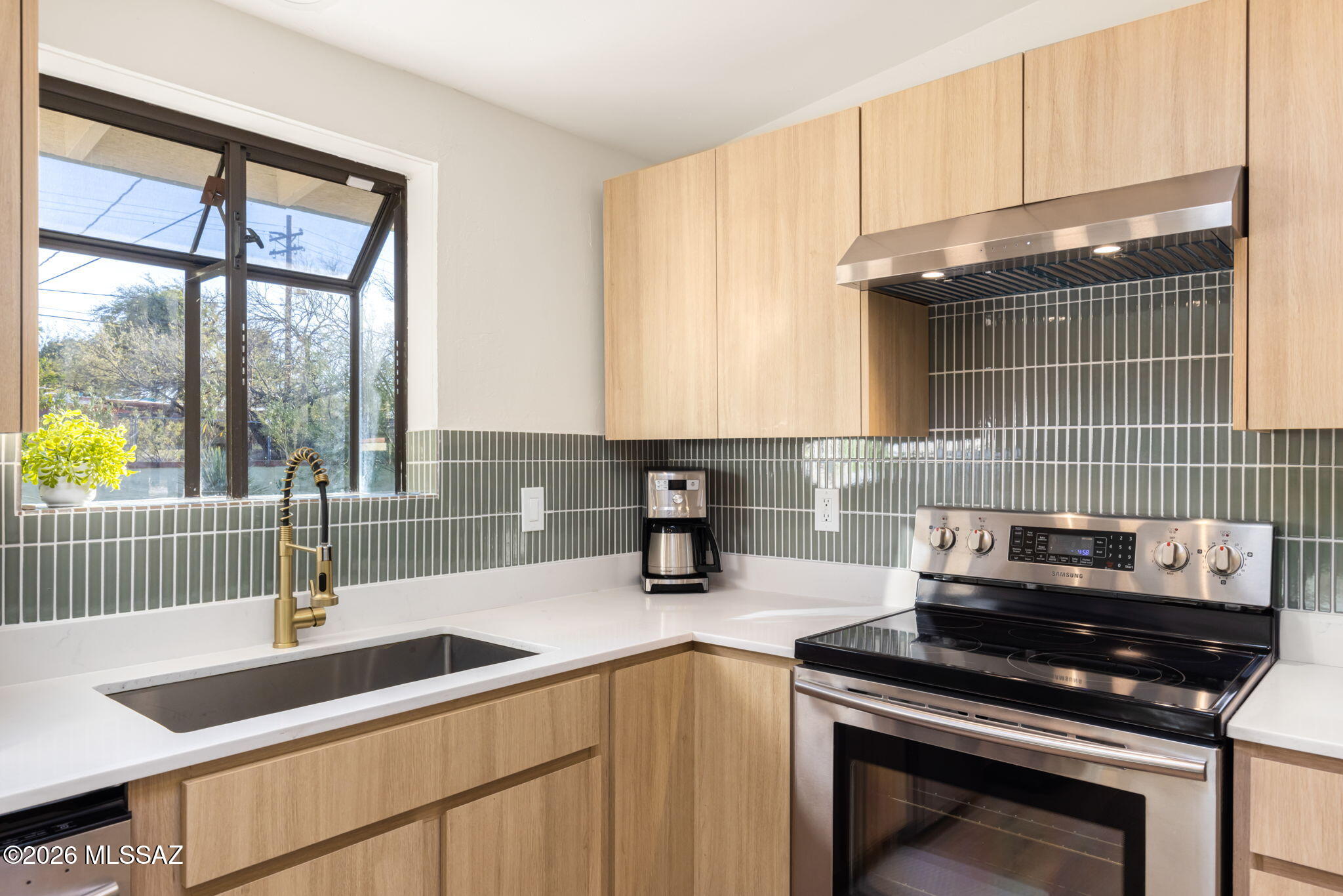 7076 E Arrowhead Drive