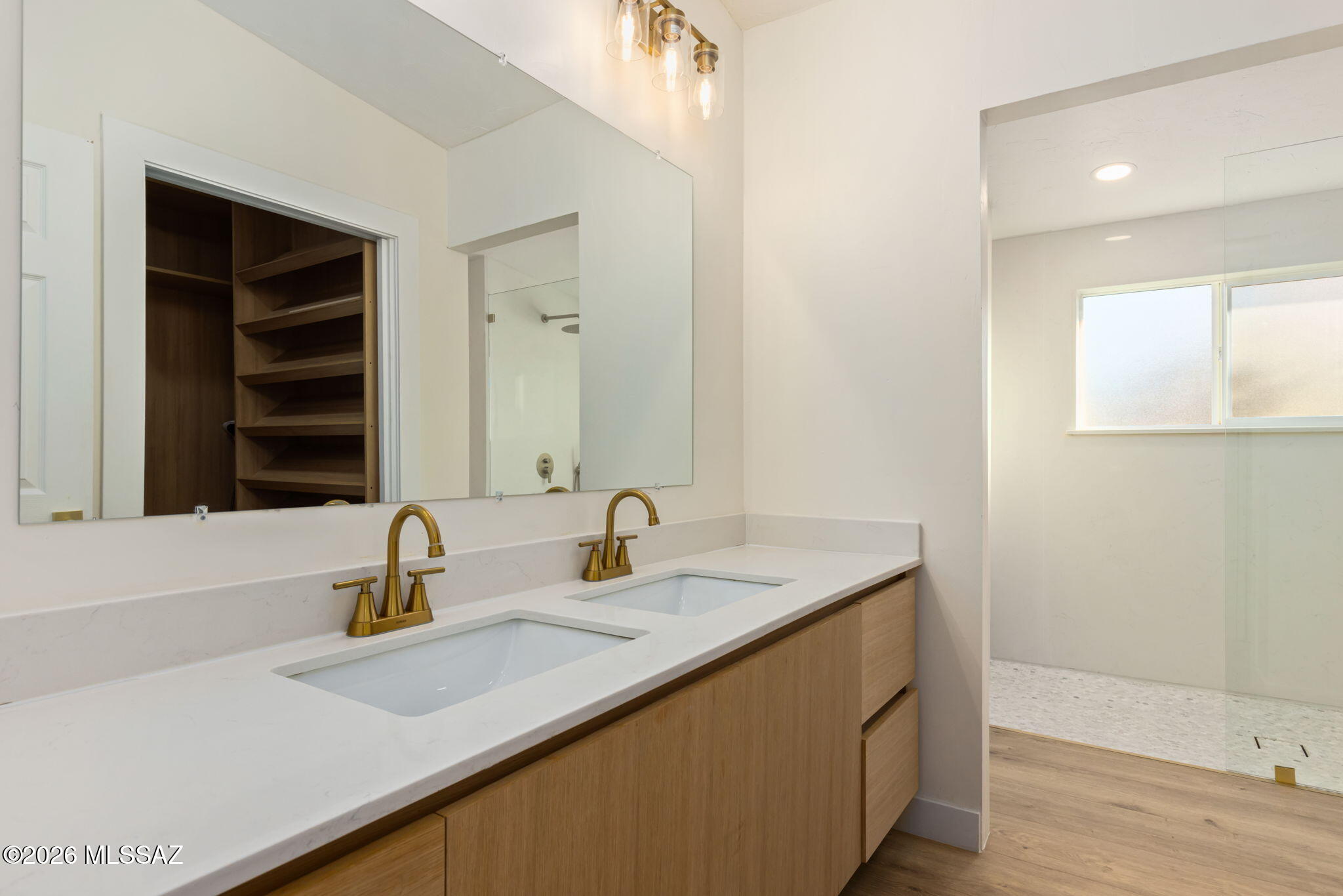 7076 E Arrowhead Drive