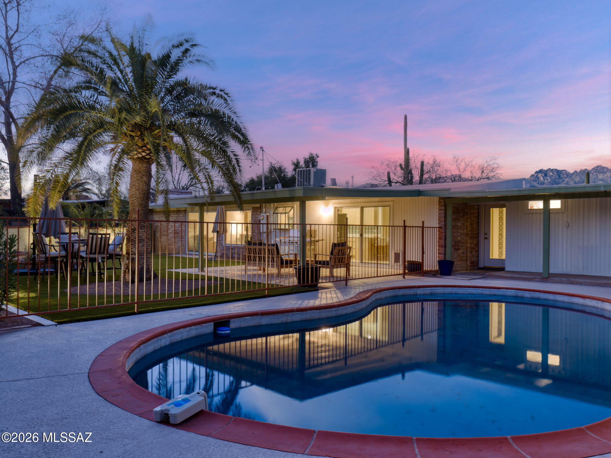 7076 E Arrowhead Drive