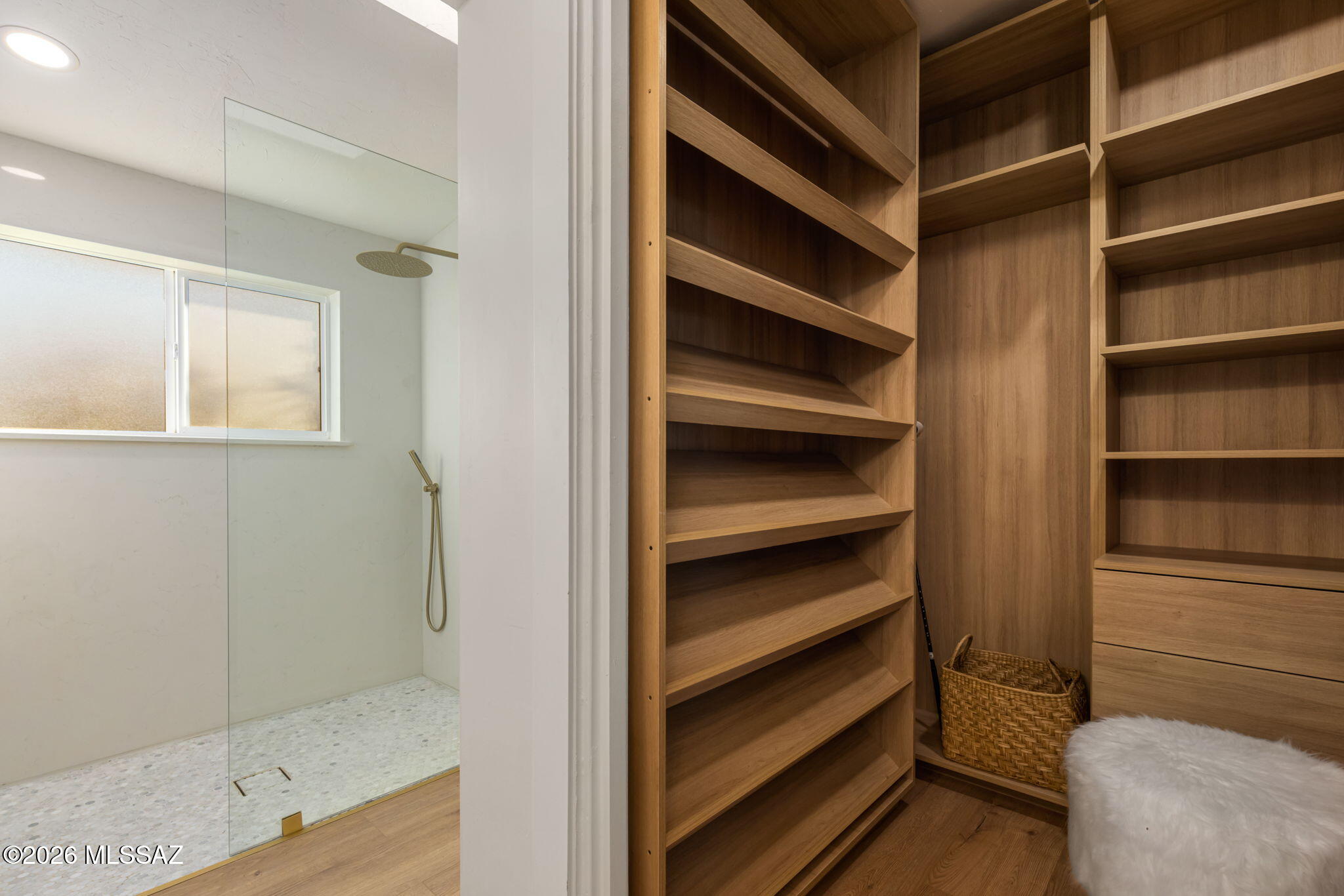 7076 E Arrowhead Drive