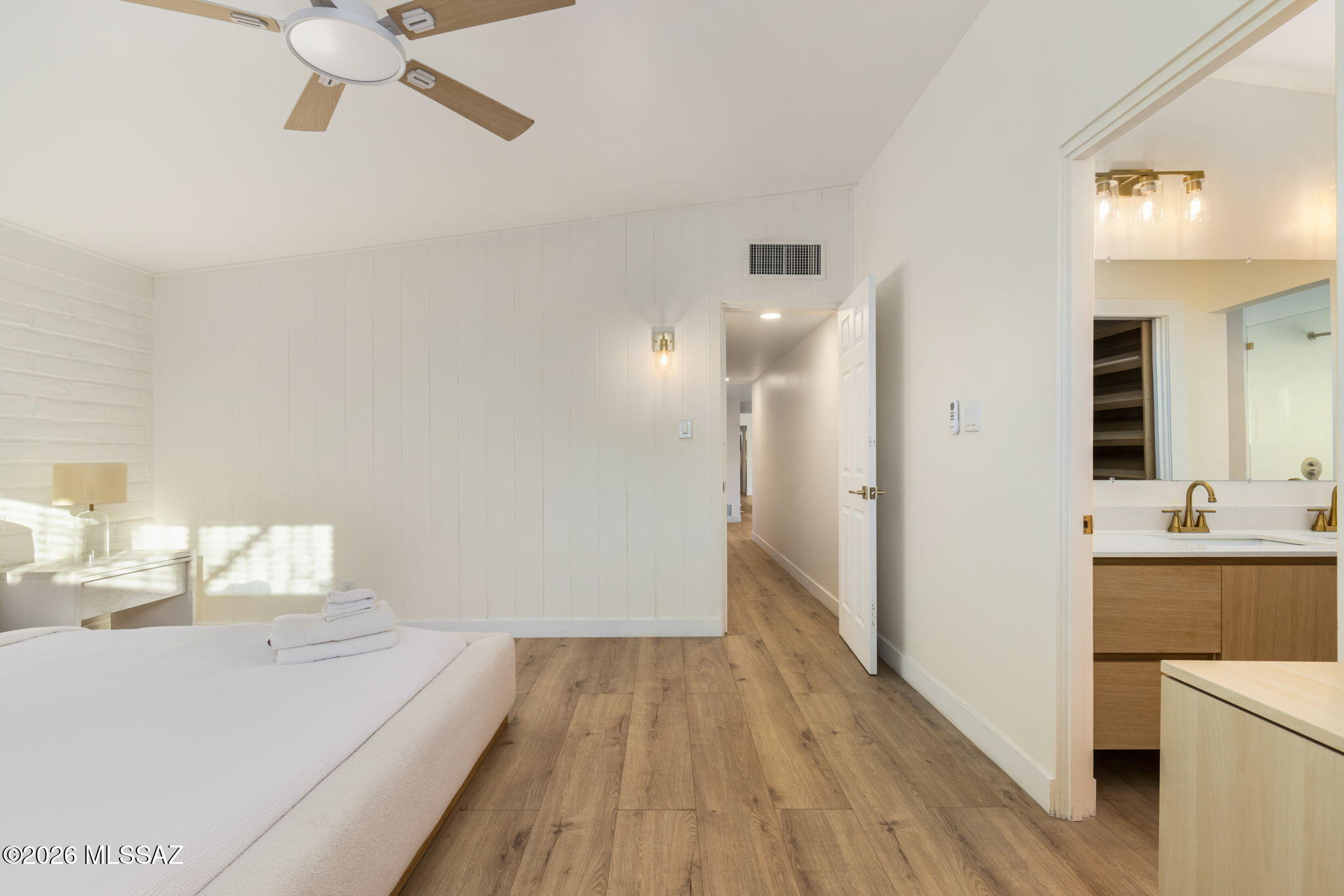 7076 E Arrowhead Drive