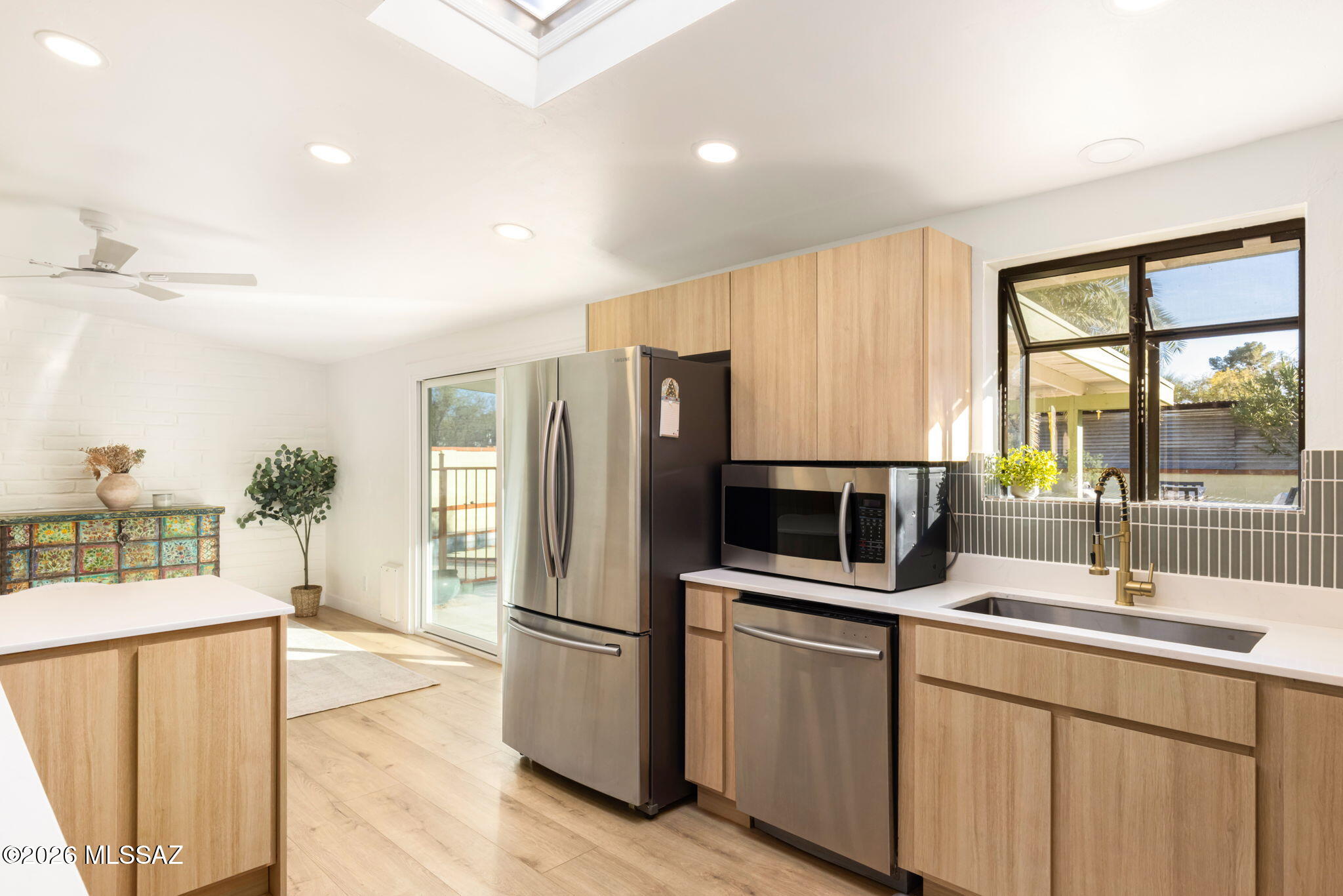 7076 E Arrowhead Drive